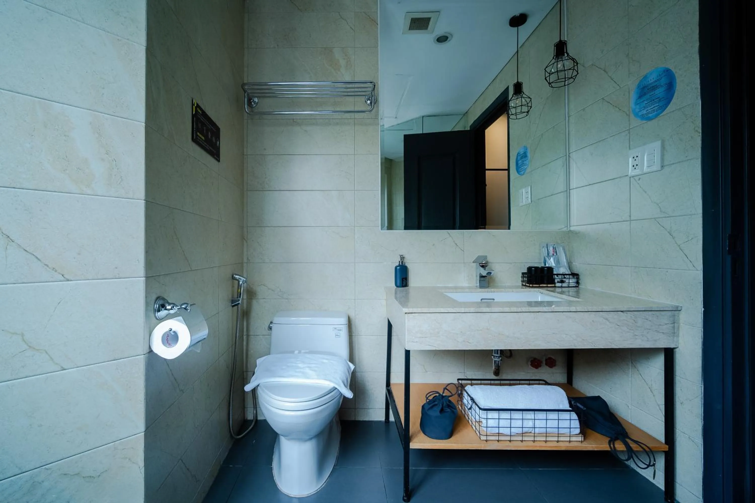 Toilet in The Hammock Hotel Ben Thanh