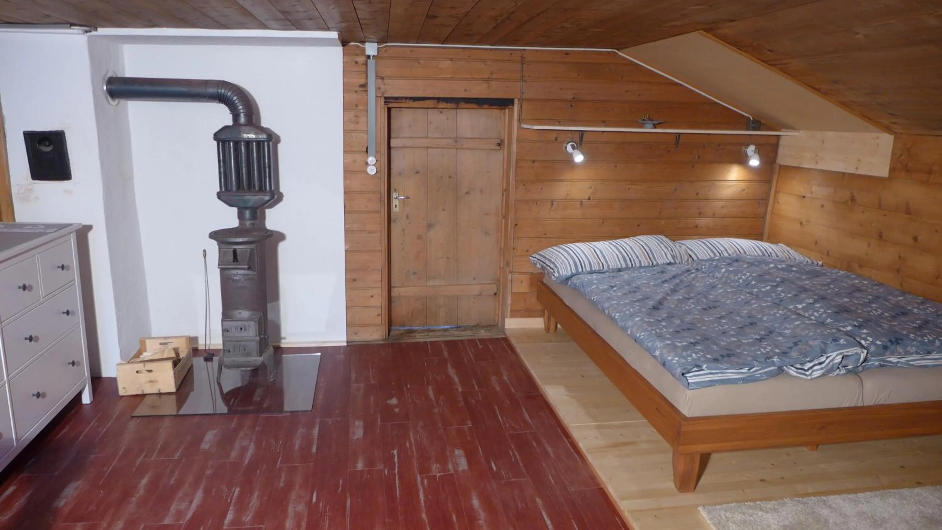 Bedroom, Bed in Hami