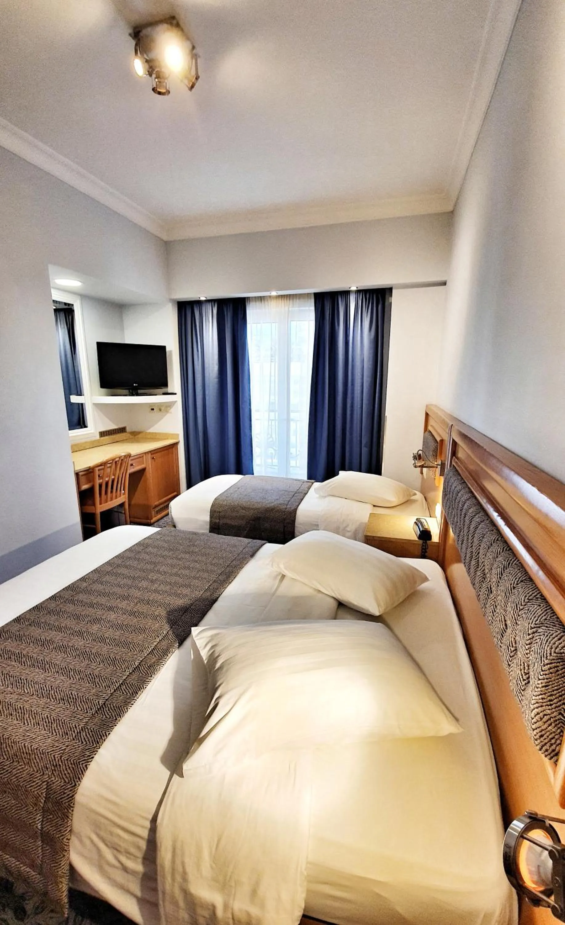 Photo of the whole room, Bed in Noufara