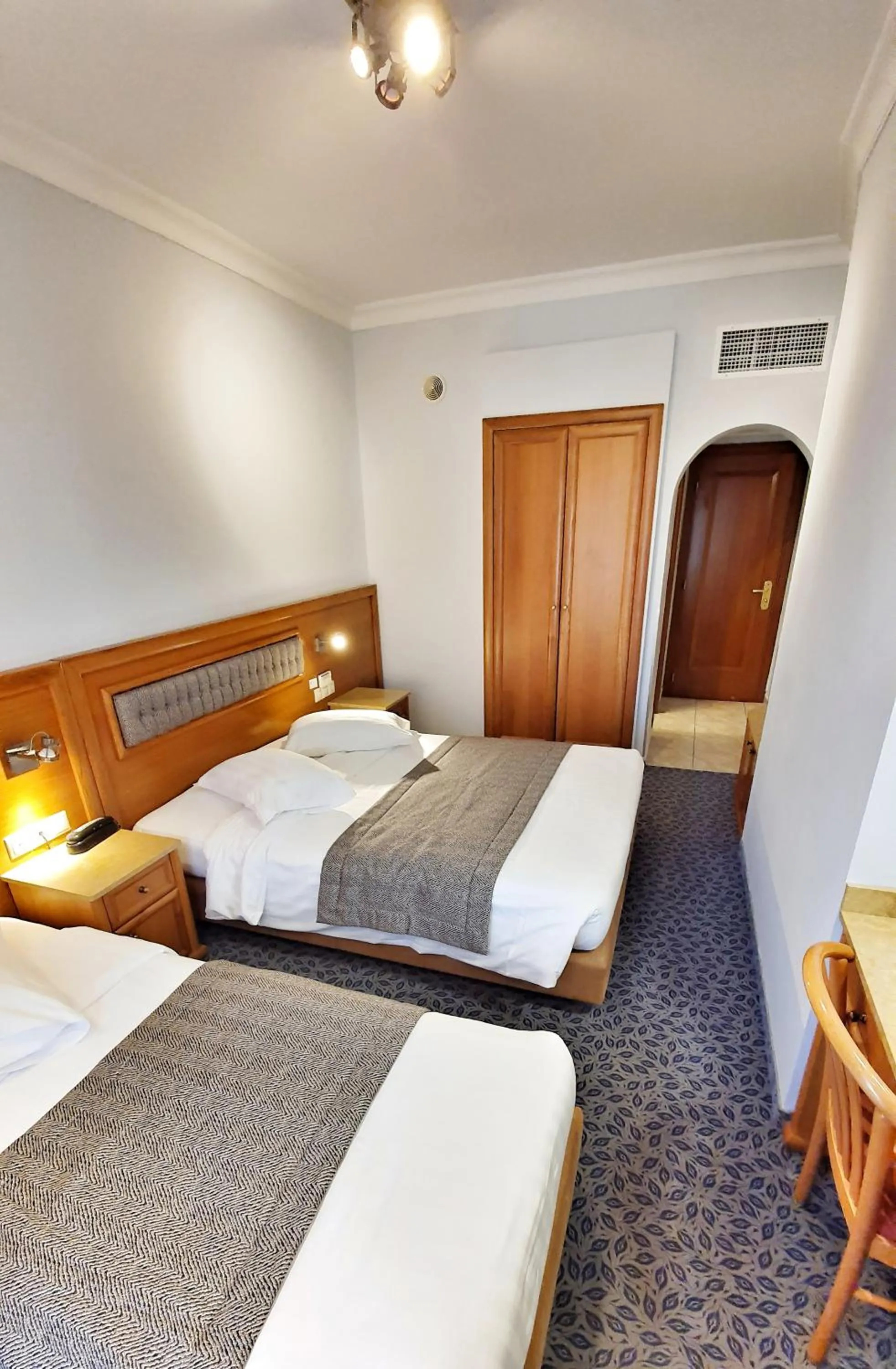 Photo of the whole room, Bed in Noufara