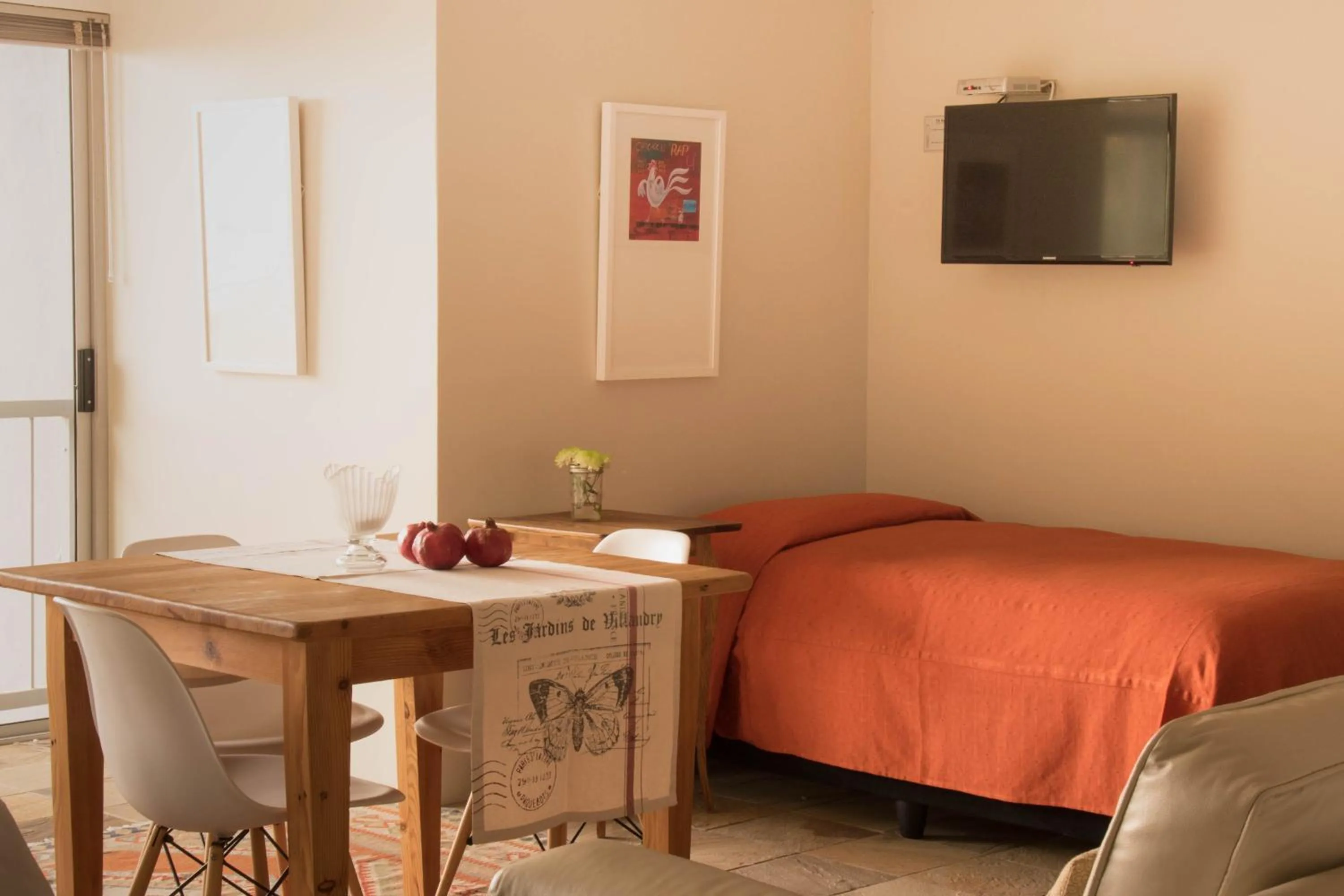 Bed in Orangerie Guest House