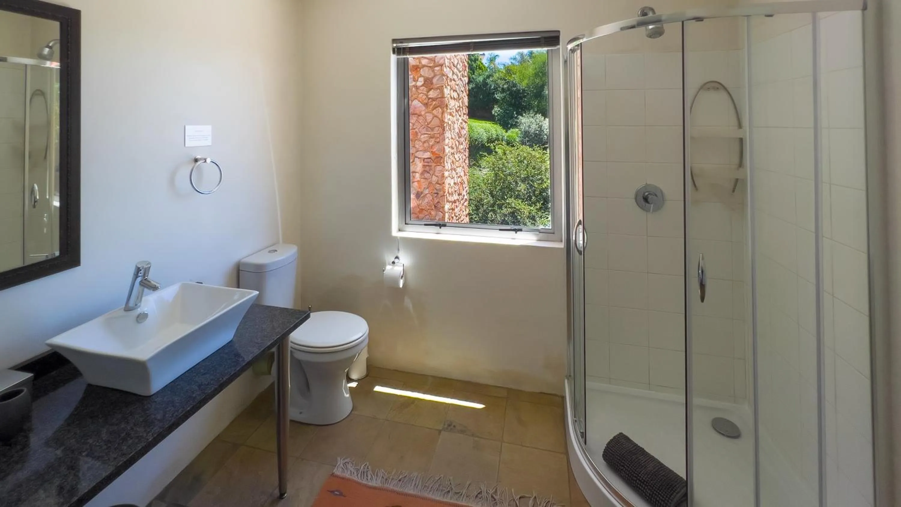 Toilet in Orangerie Guest House