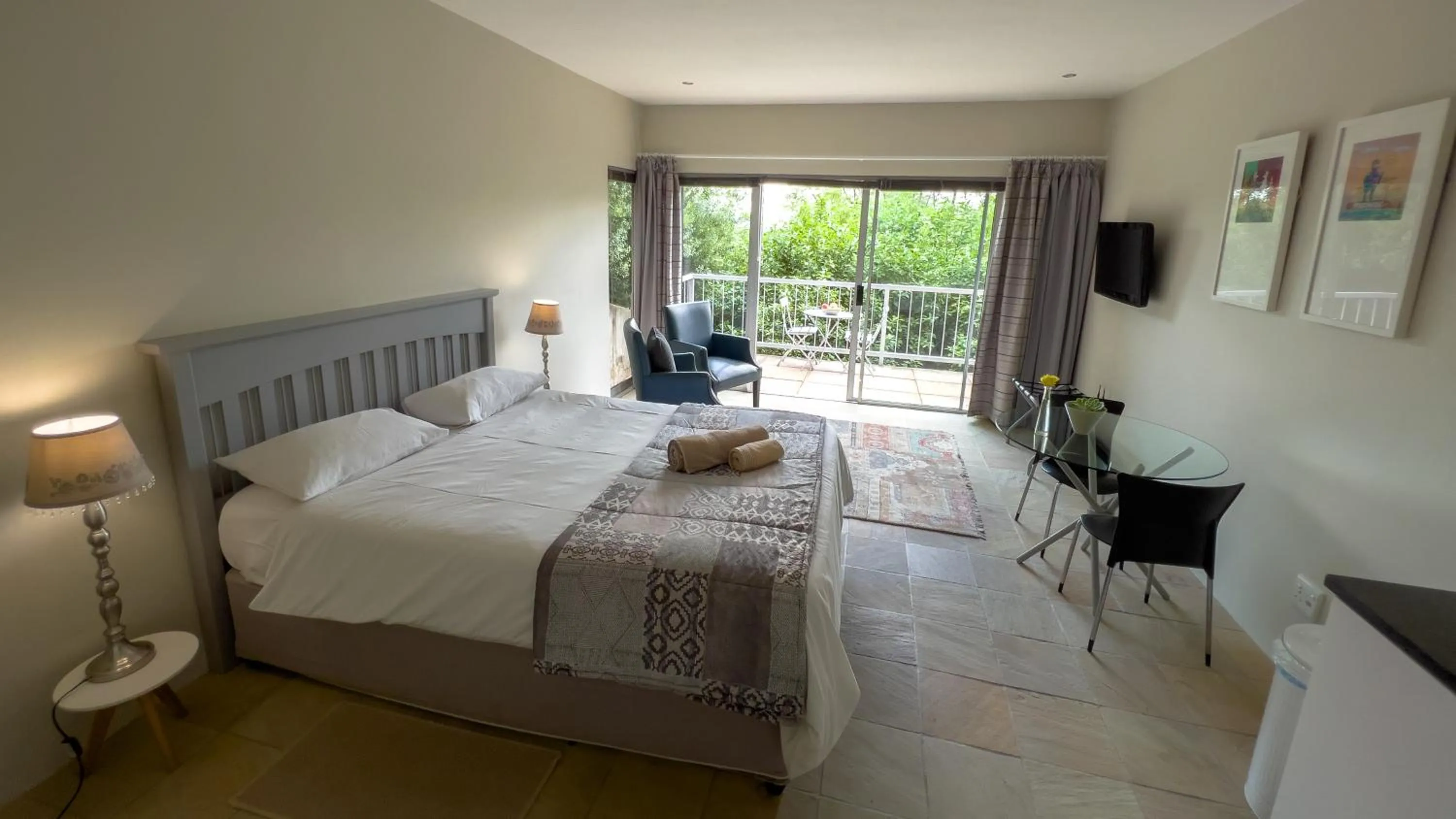 TV and multimedia, Bed in Orangerie Guest House