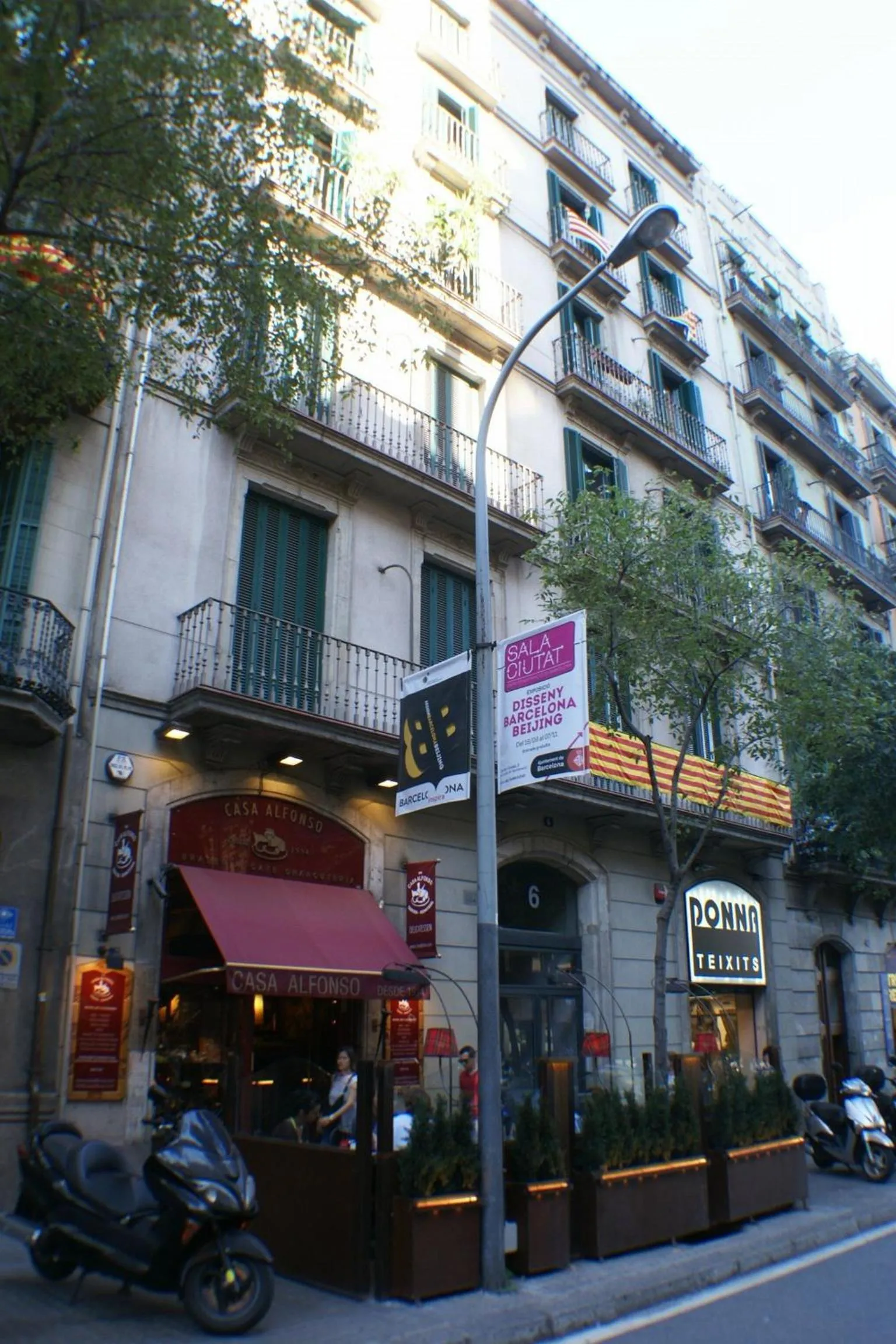Property building in Flateli Llúria
