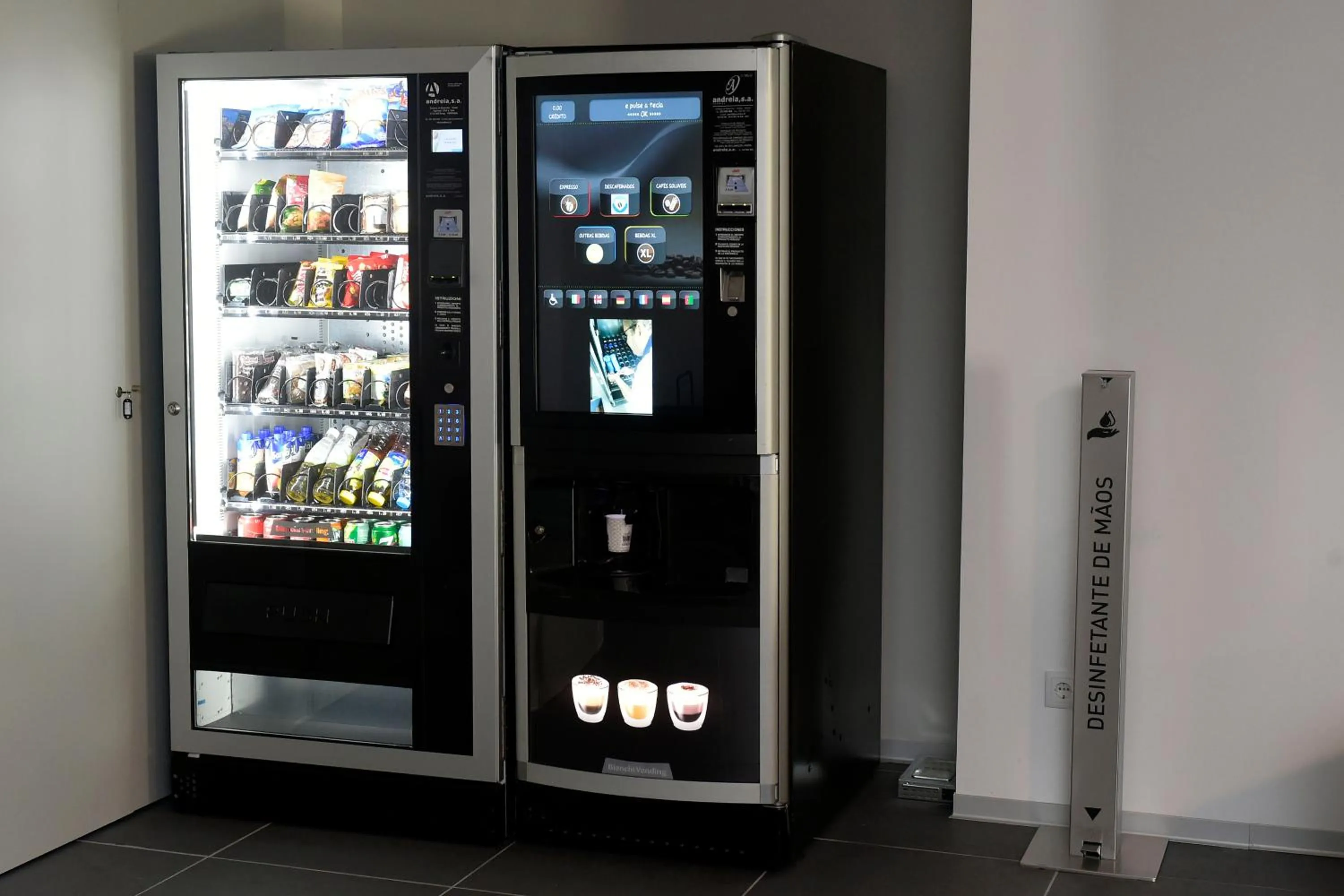 Living room in HI Braga - Pousada de Juventude