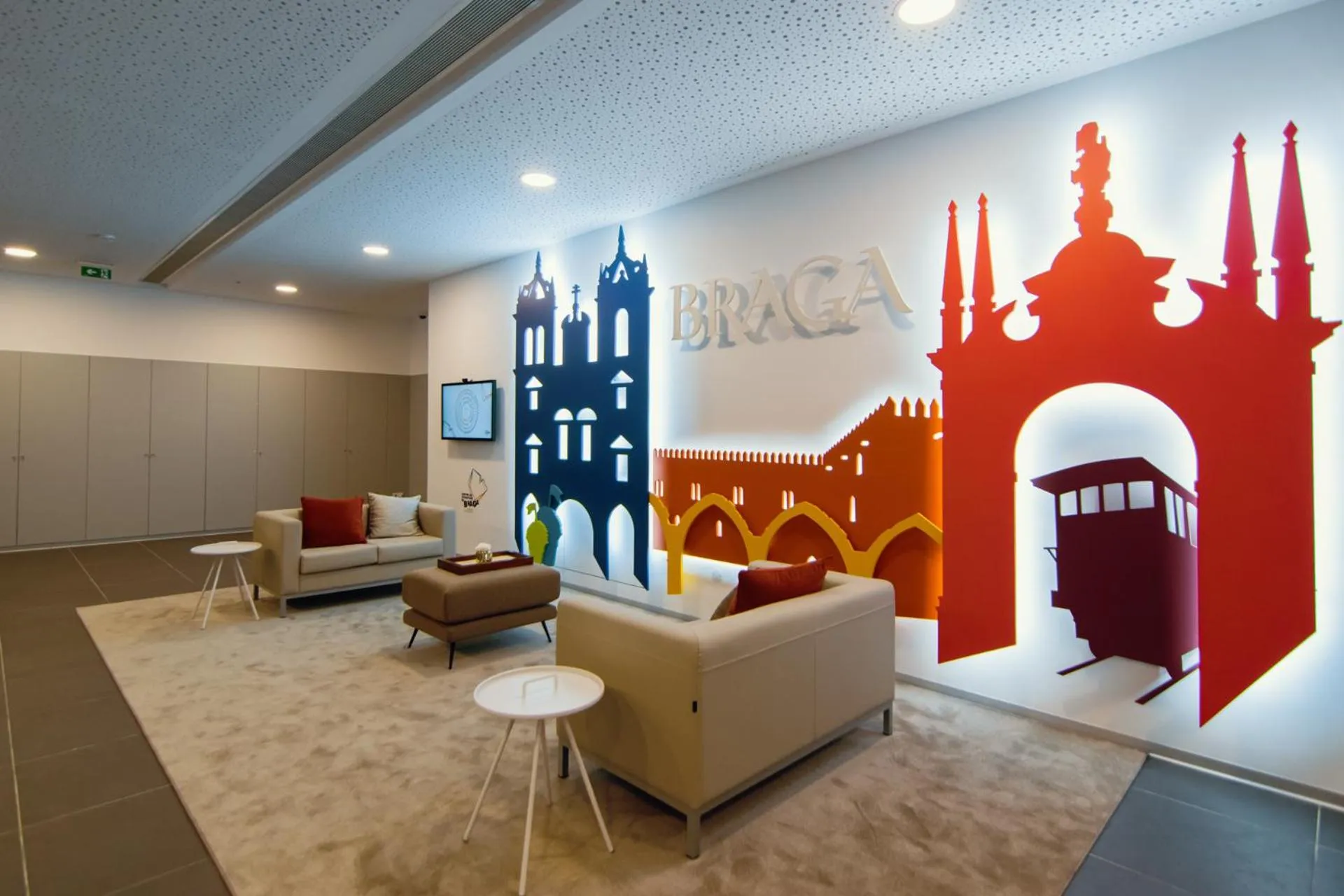 Seating area in HI Braga - Pousada de Juventude