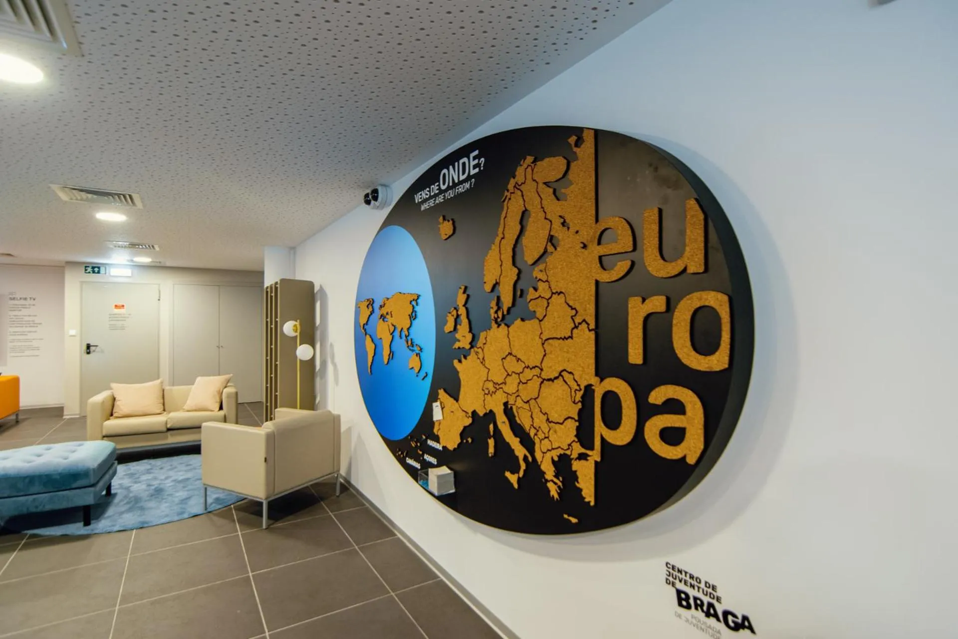 Living room in HI Braga - Pousada de Juventude