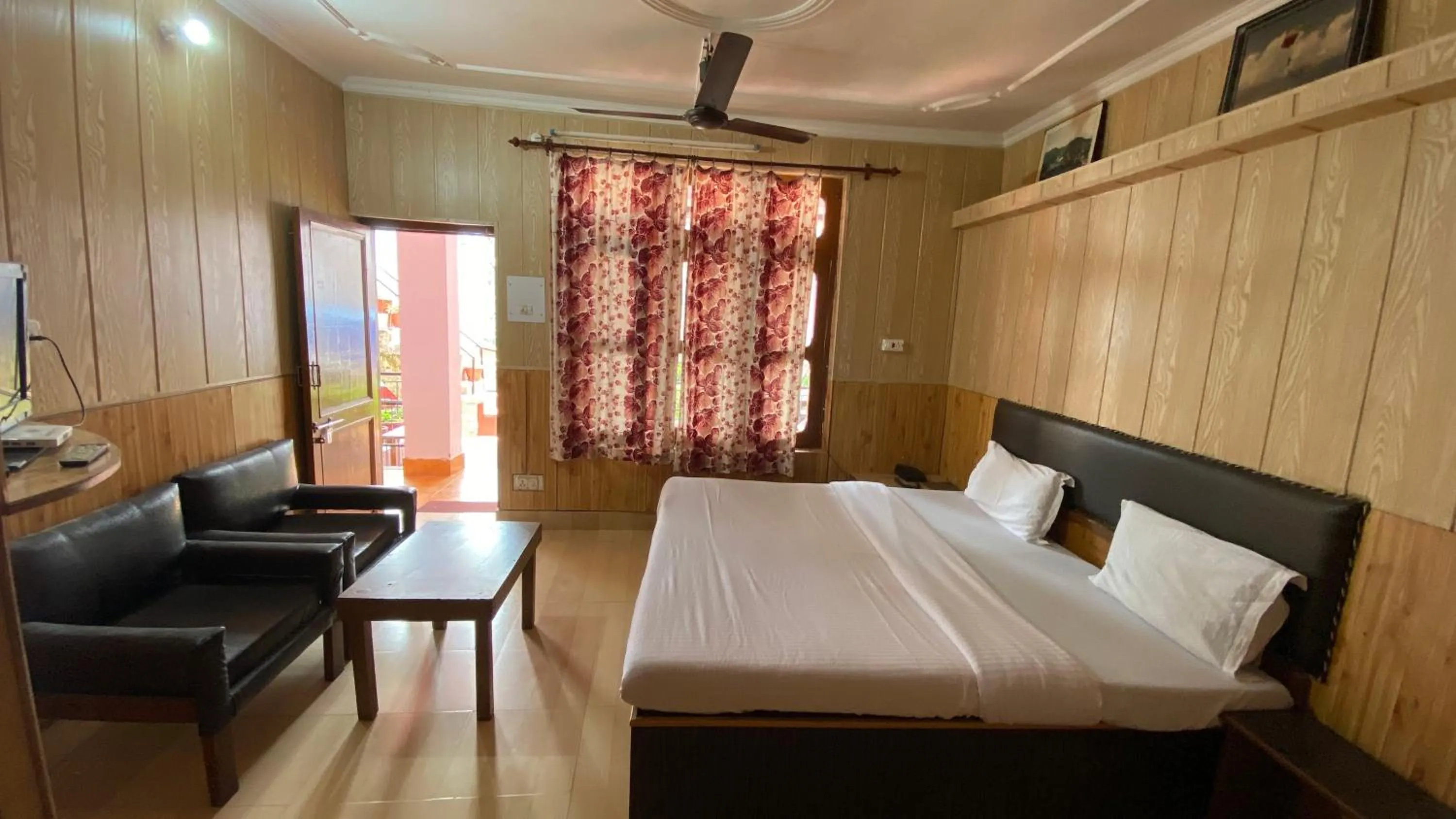 Bed in Hotel Ekant Lodge