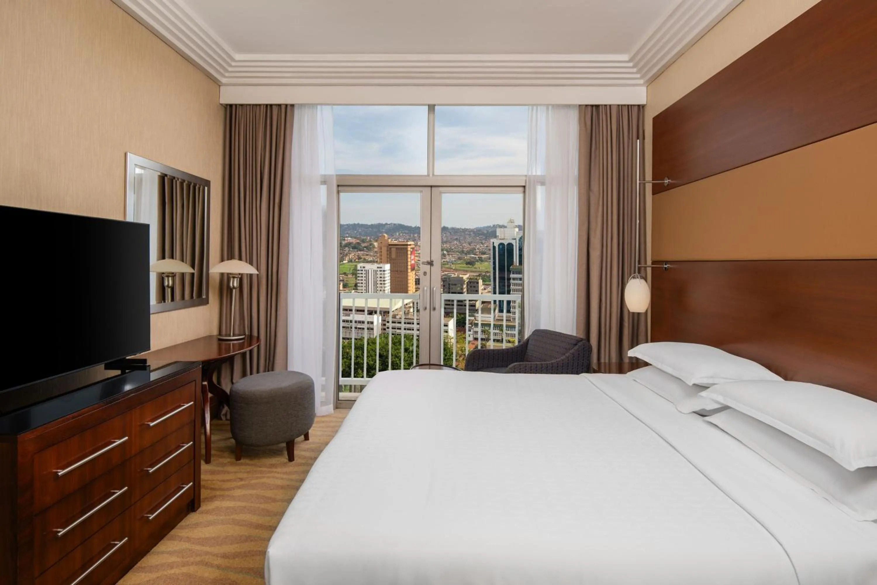 Bedroom, Bed in Sheraton Kampala Hotel