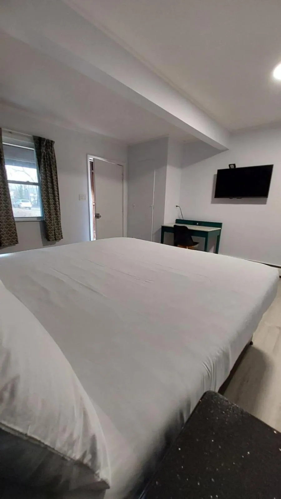 Bed in Village Motel