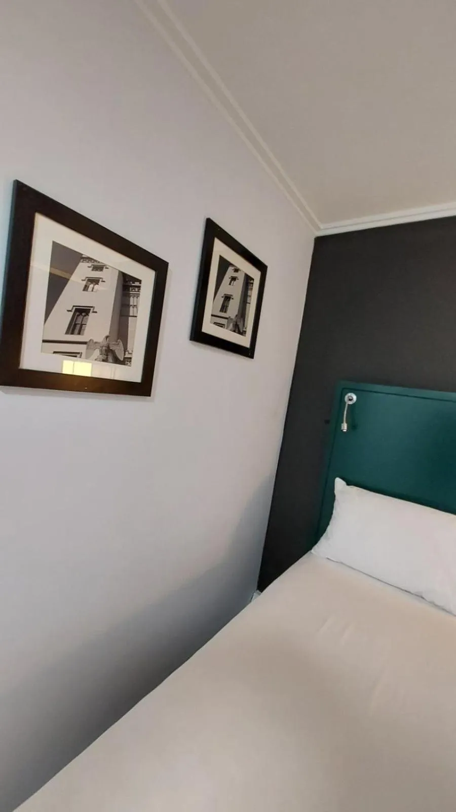 Bed in Village Motel