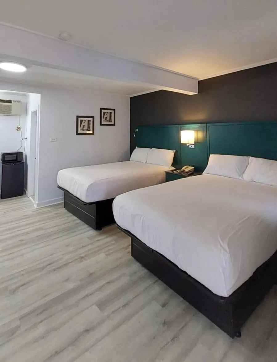 Bed in Village Motel