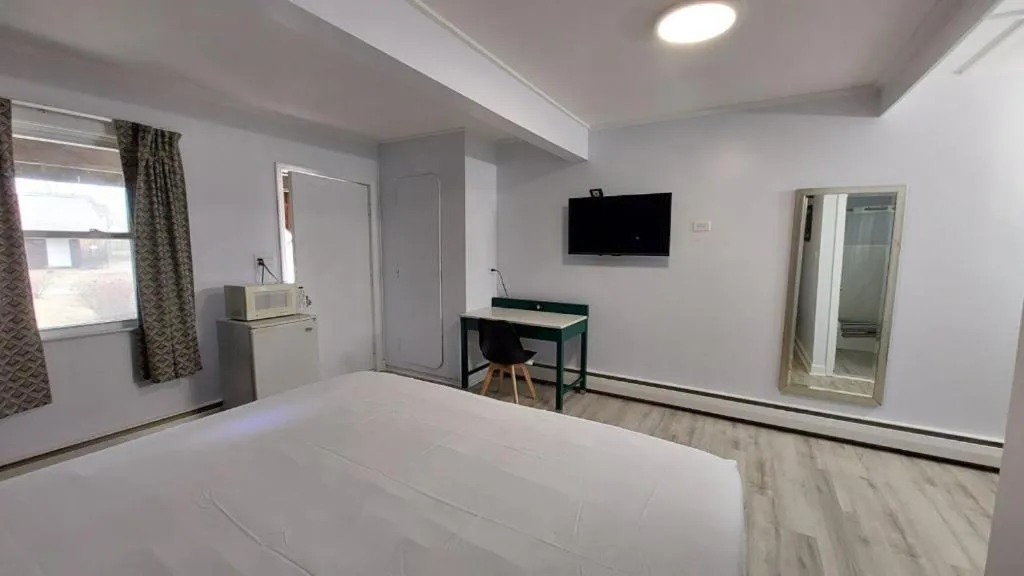 Bed in Village Motel