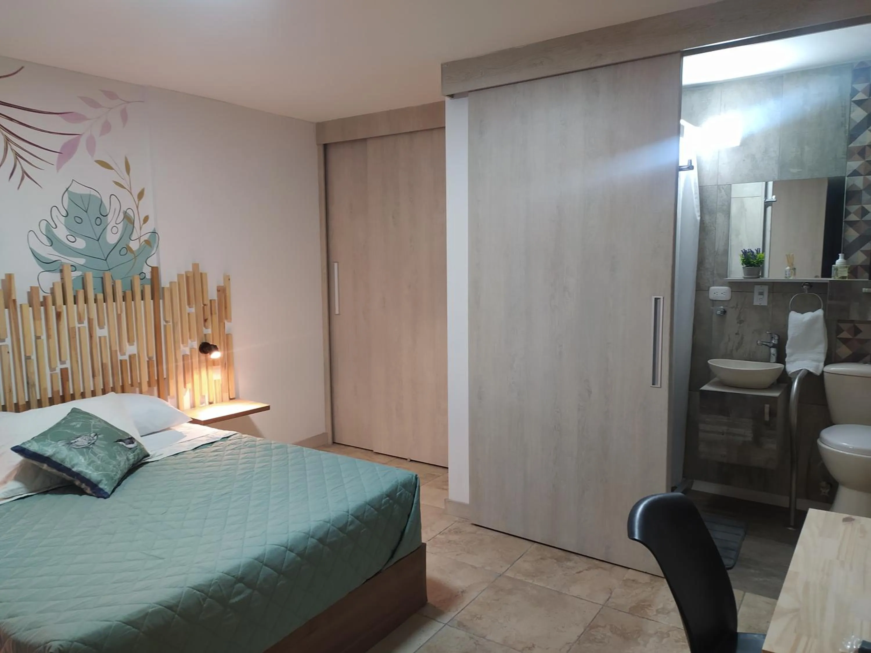 Photo of the whole room in Platinum Hotel