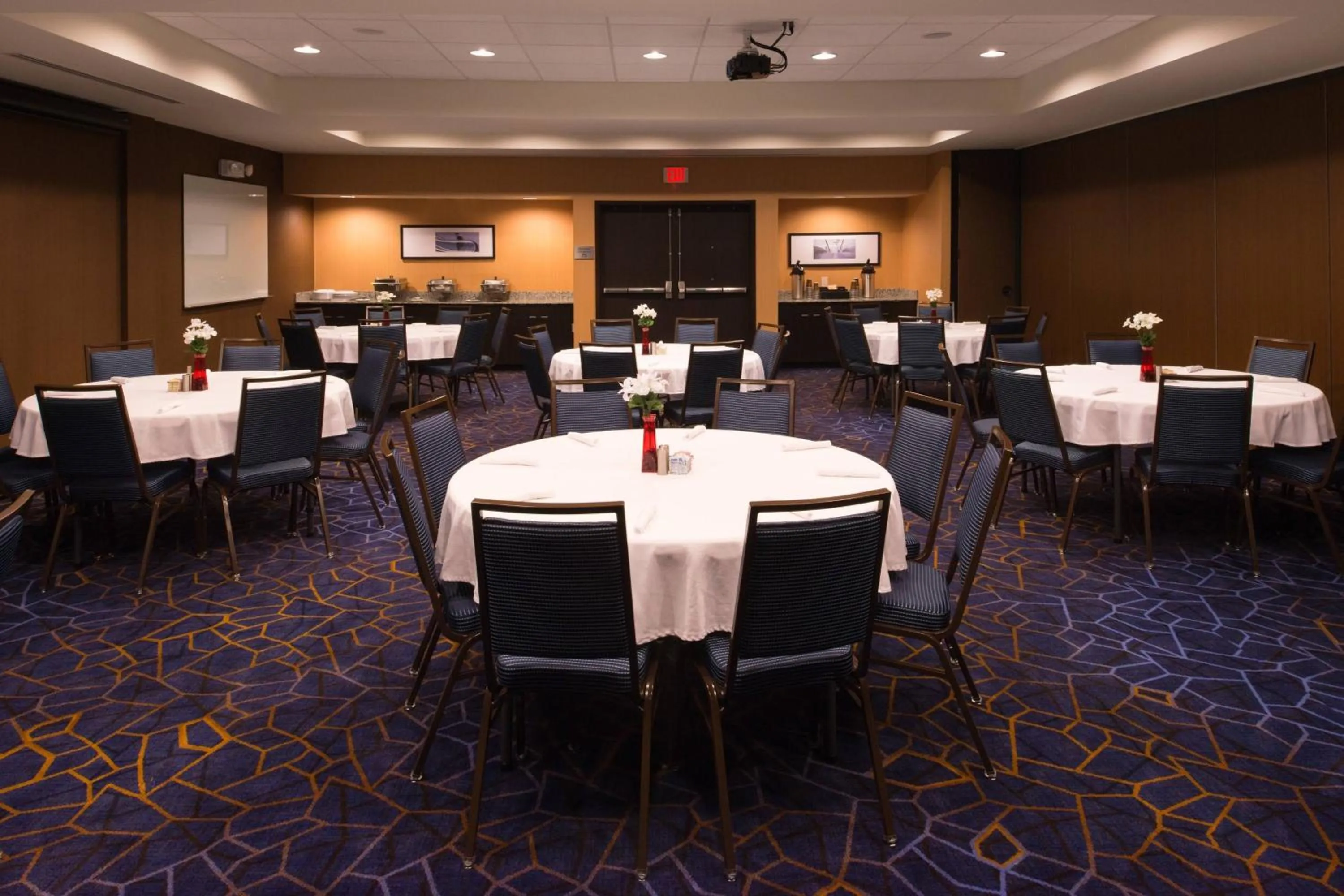 Meeting/conference room in Courtyard by Marriott Hot Springs