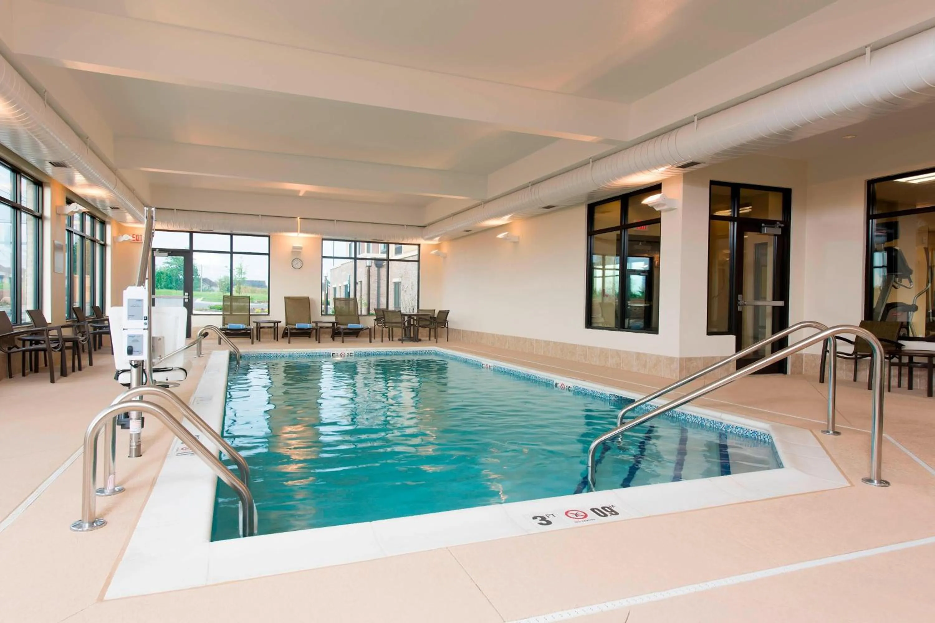 Swimming pool in TownePlace Suites by Marriott Lexington South/Hamburg Place