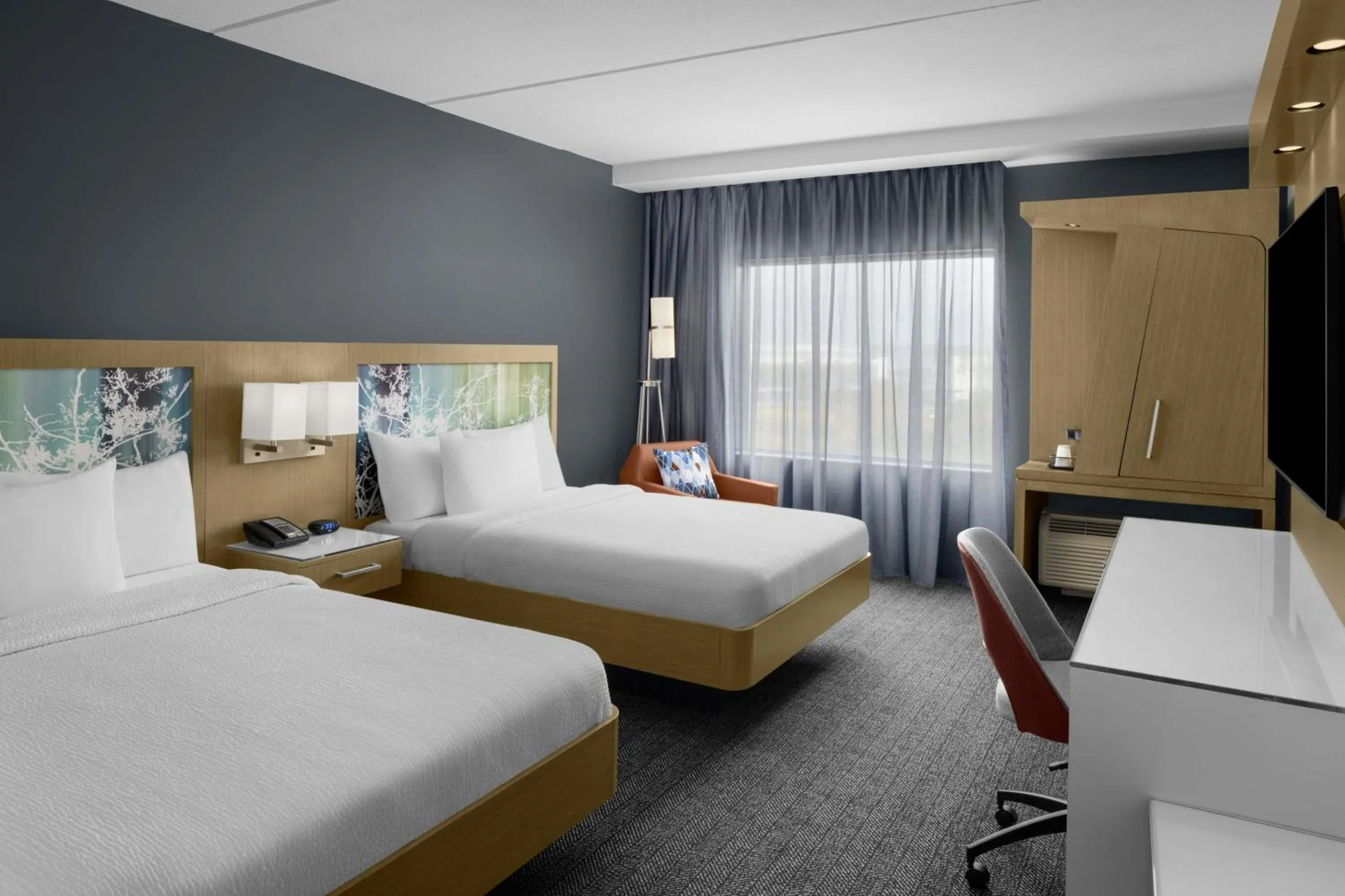 Photo of the whole room, Bed in Courtyard by Marriott Orlando South/Grande Lakes Area