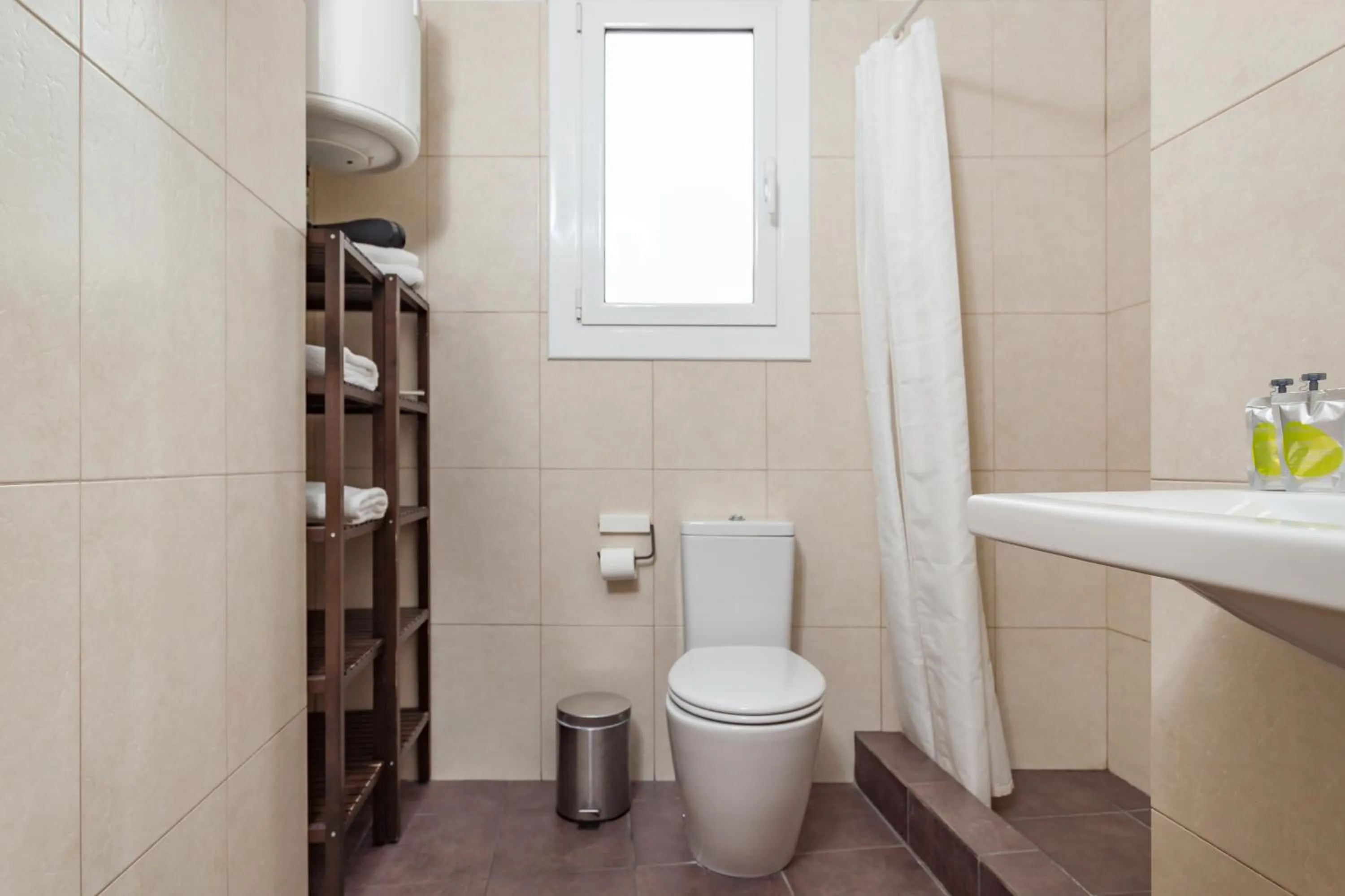 Shower in Flateli Roger 16