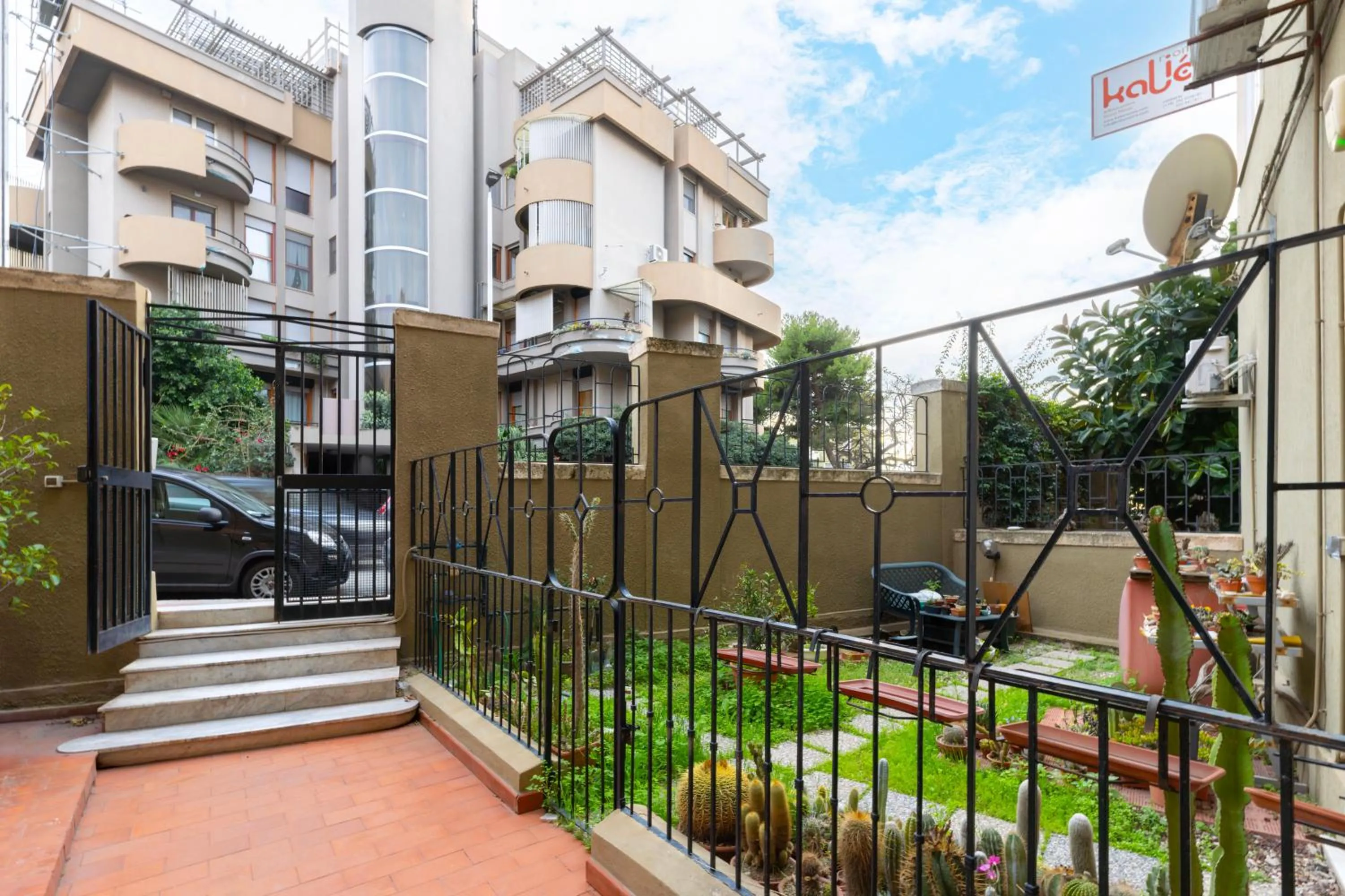 Property building in Kaliè Rooms Guest House