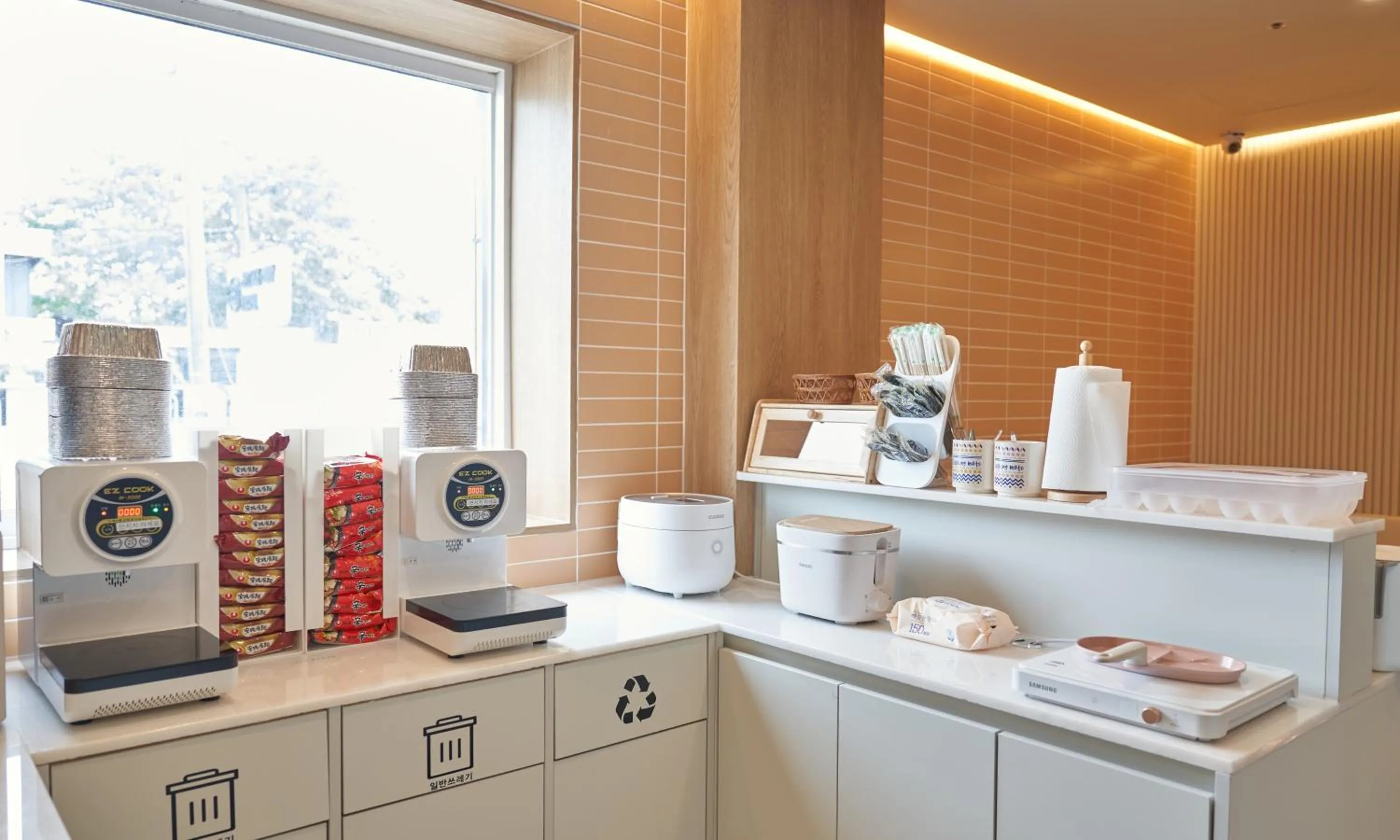 Coffee/tea facilities in Brown Dot Hotel Gunsan Terminal Branch