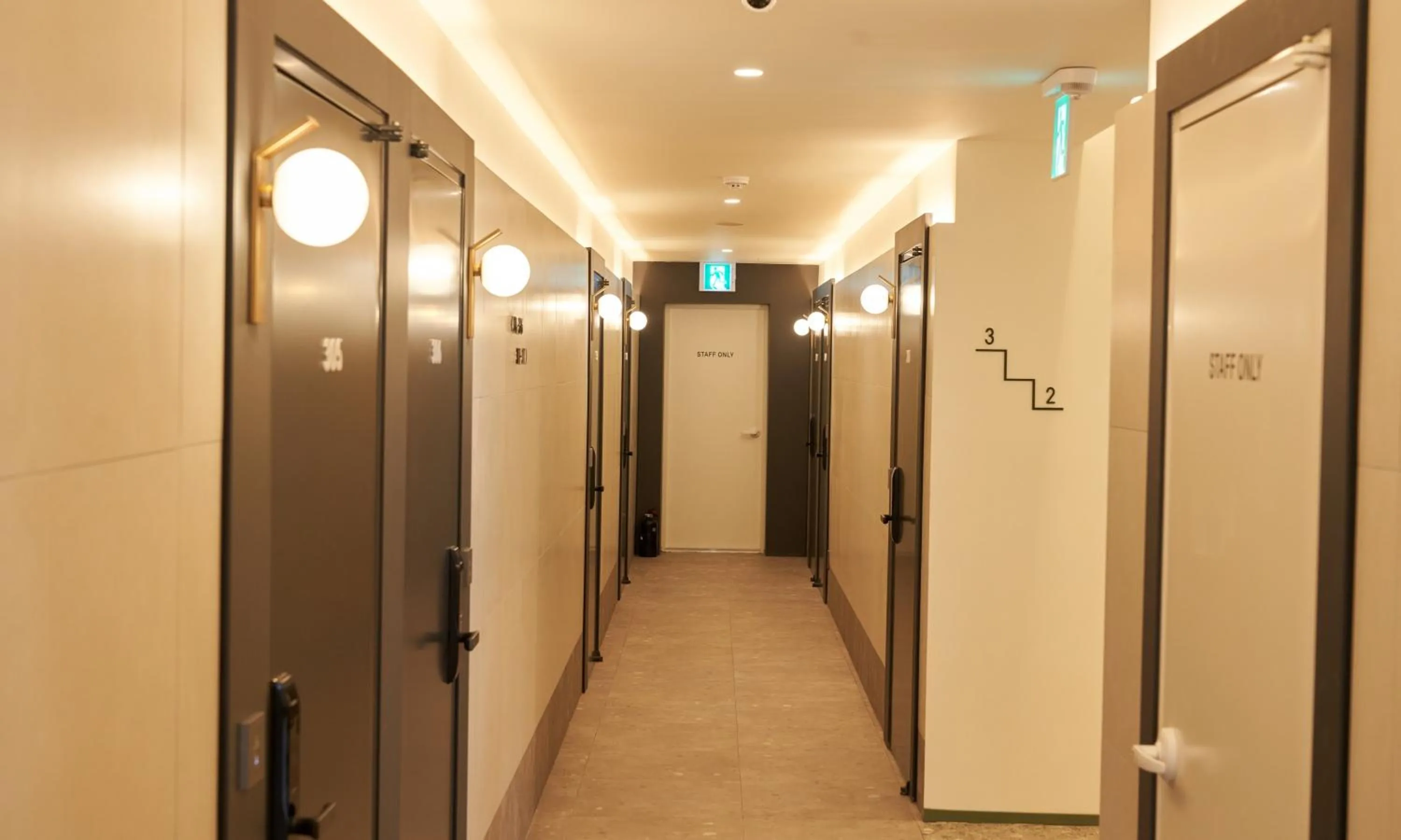 elevator in Brown Dot Hotel Gunsan Terminal Branch