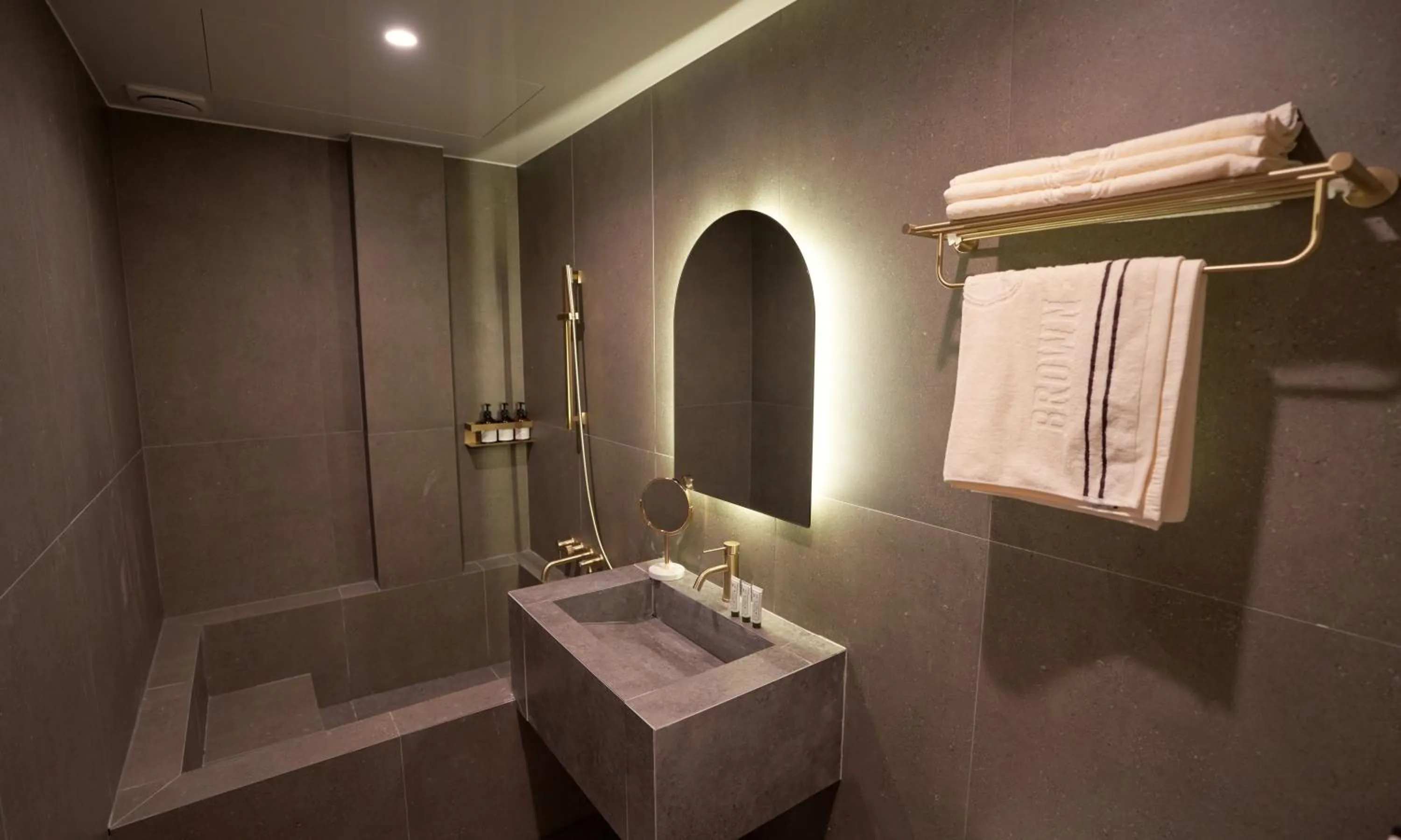 Shower in Brown Dot Hotel Gunsan Terminal Branch