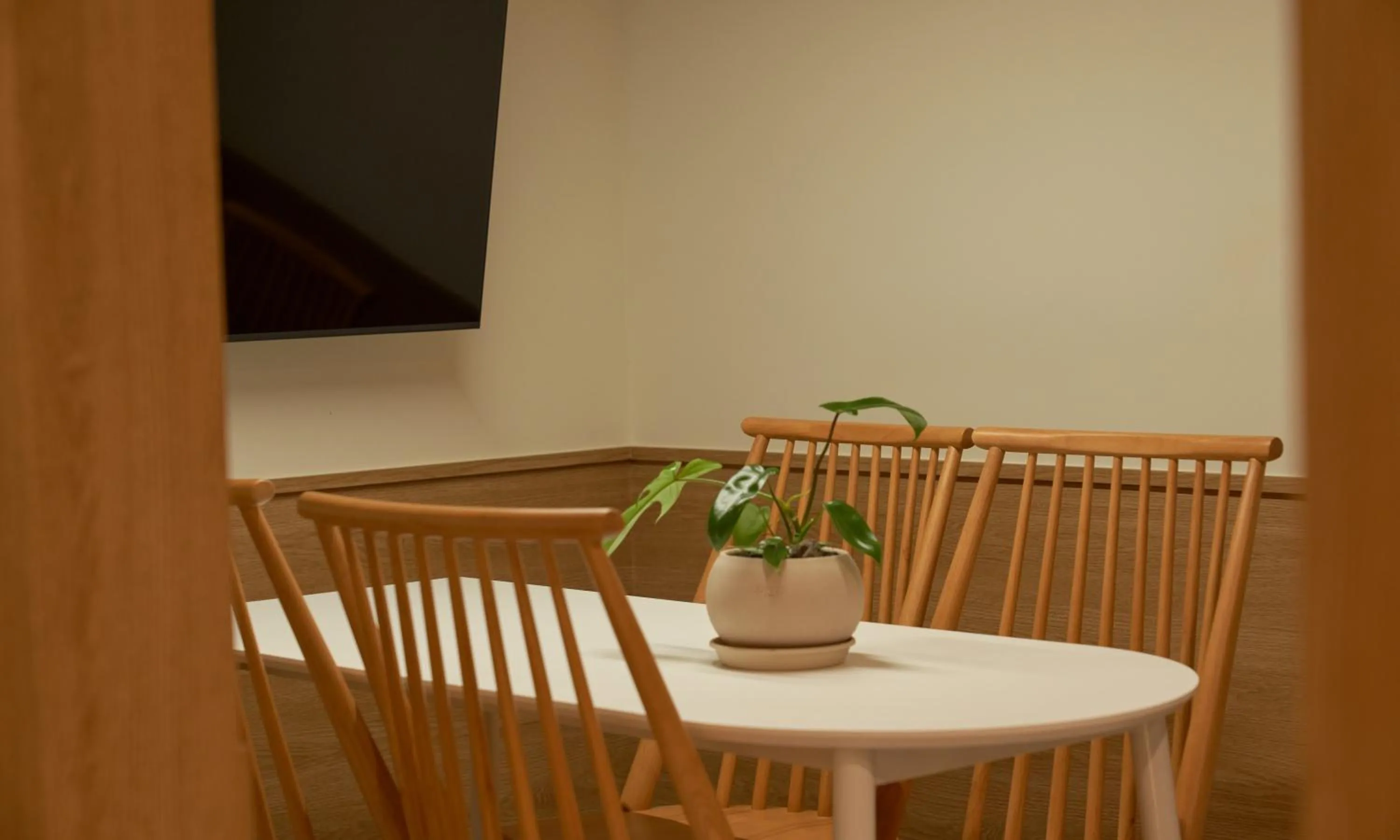 Dining area in Brown Dot Hotel Gunsan Terminal Branch