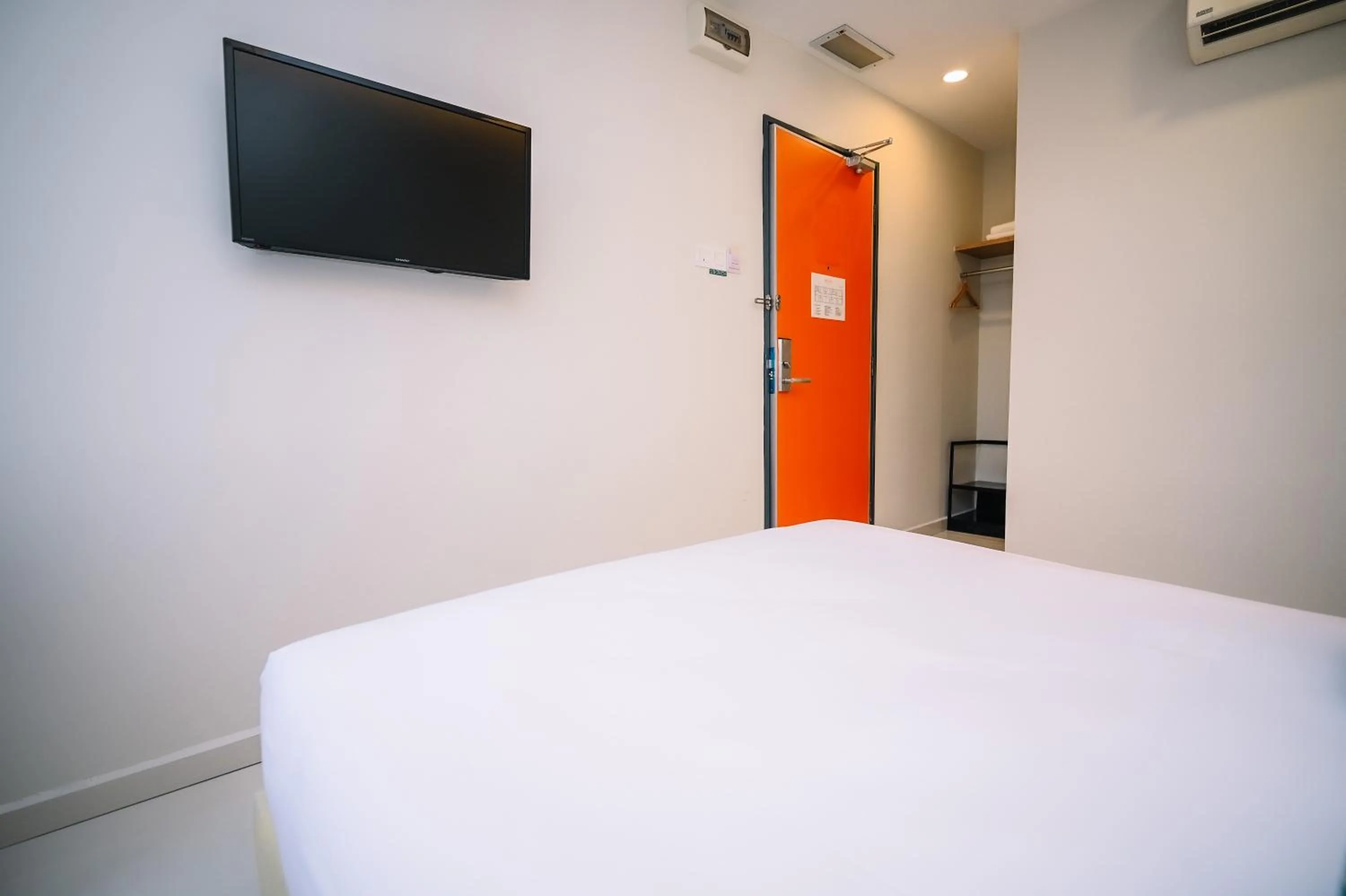 Bed in Swing & Pillows - Kelana Jaya Selangor