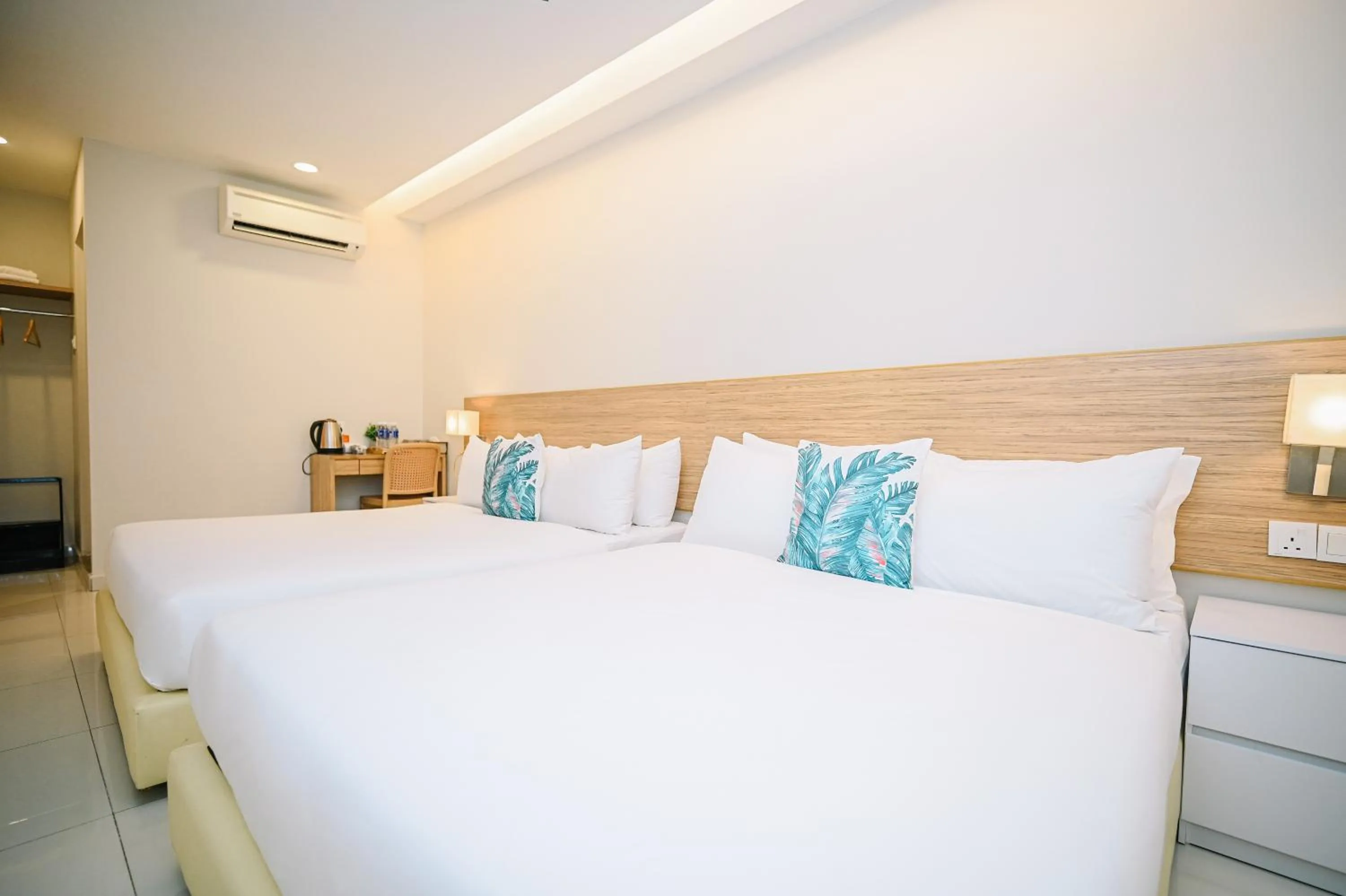 Bed in Swing & Pillows - Kelana Jaya Selangor