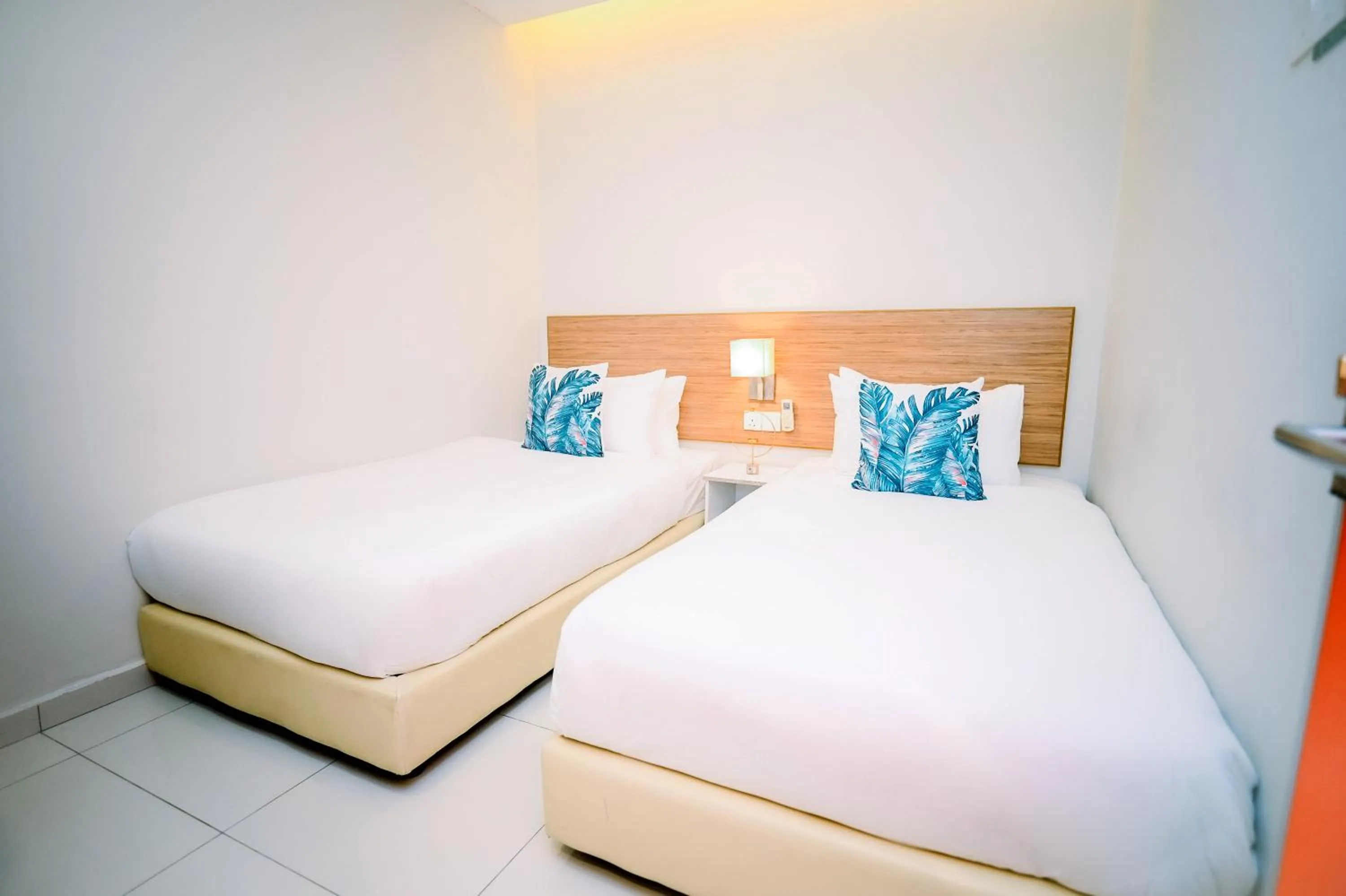 Bed in Swing & Pillows - Kelana Jaya Selangor