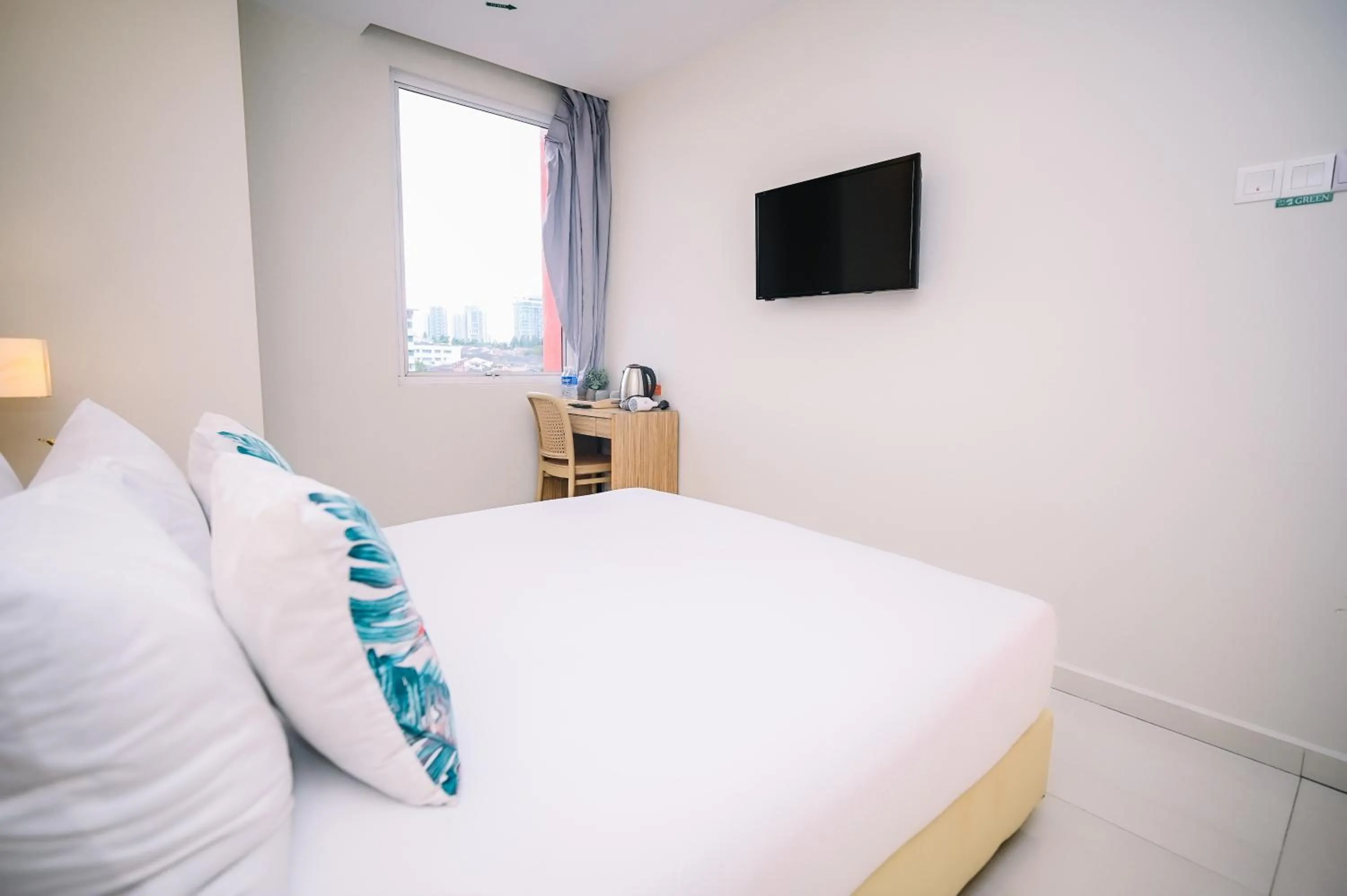 Bed in Swing & Pillows - Kelana Jaya Selangor