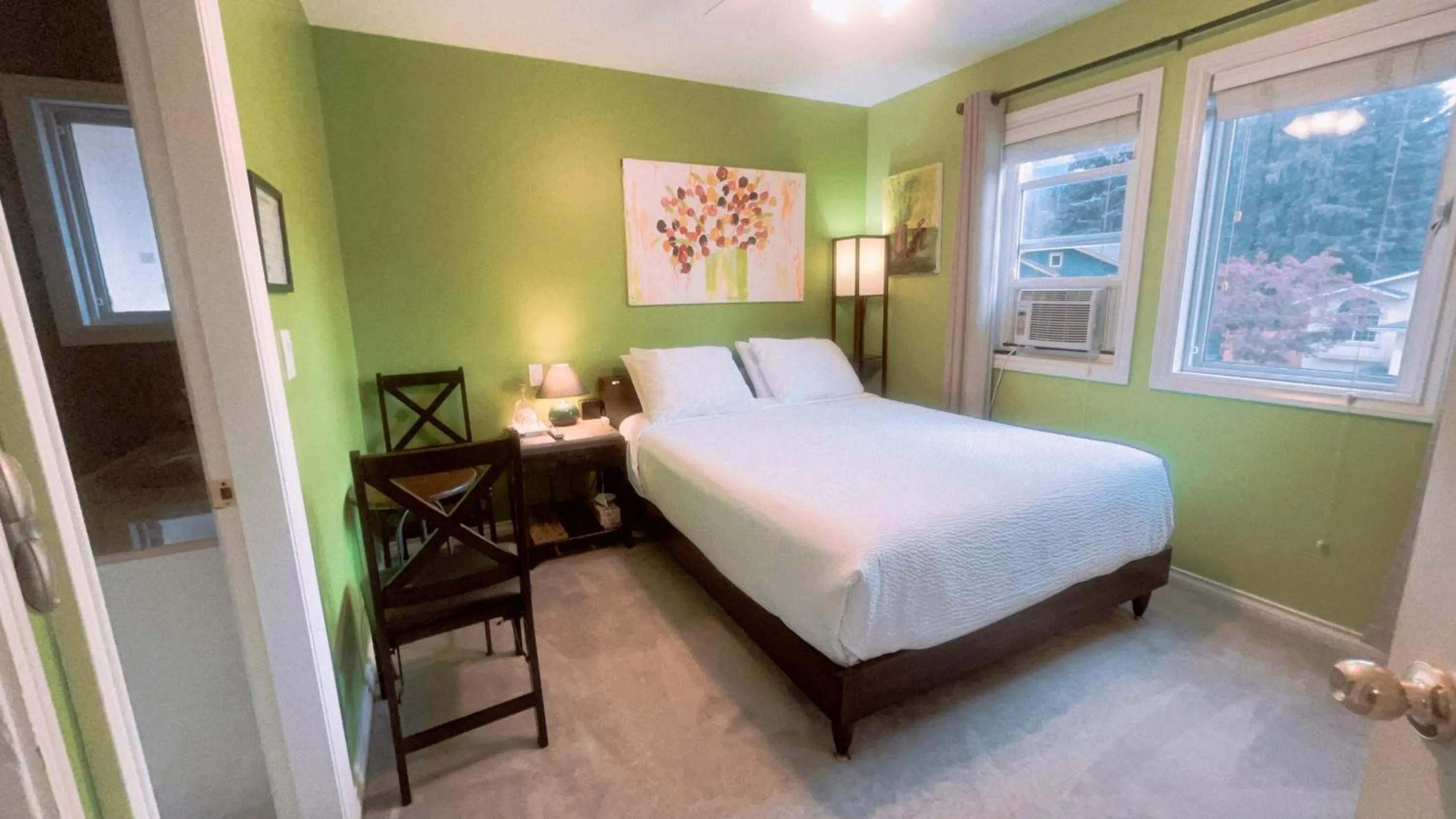 Bed in Cornerstone Bed and Breakfast