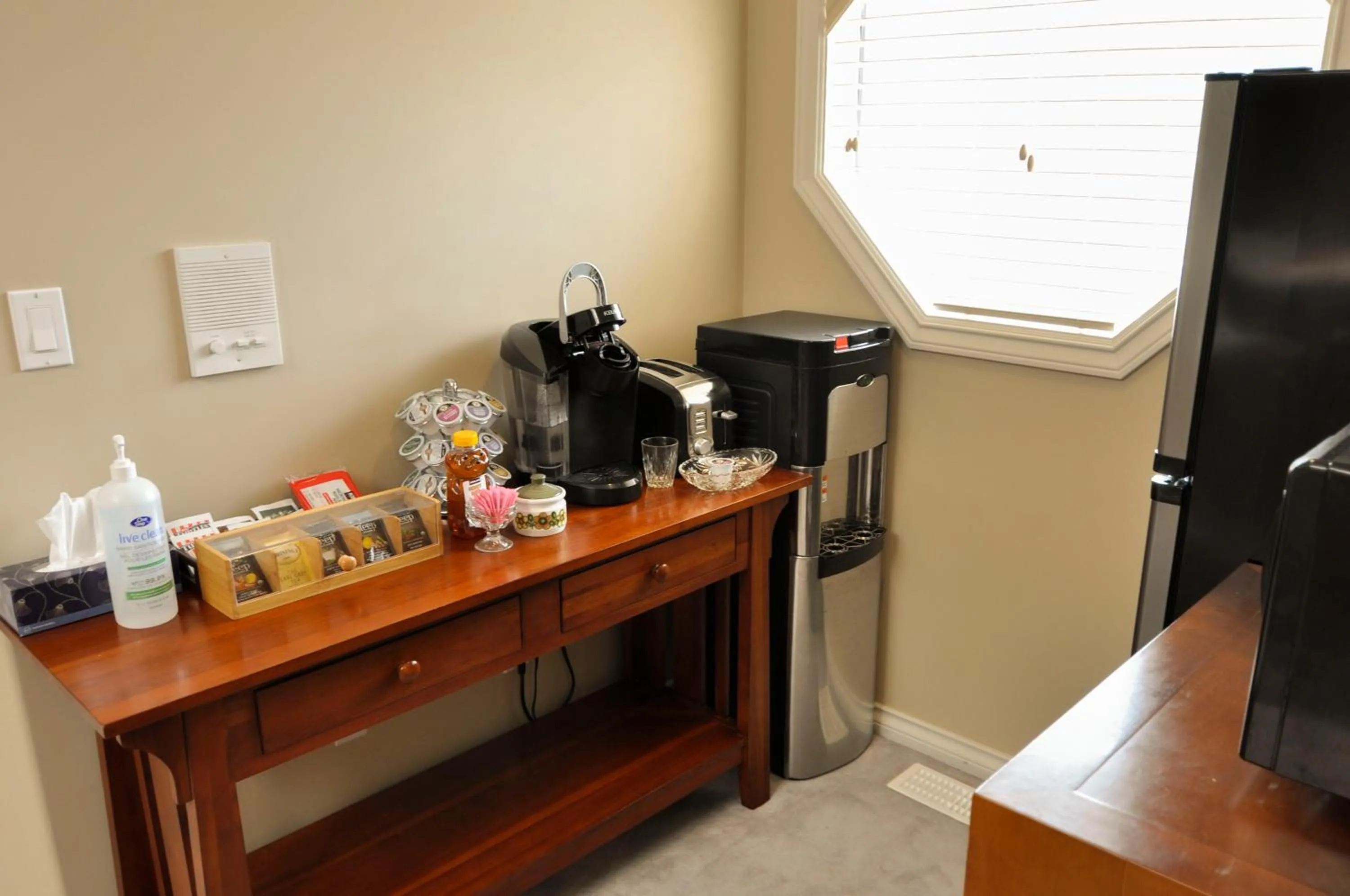 Coffee/tea facilities in Cornerstone Bed and Breakfast