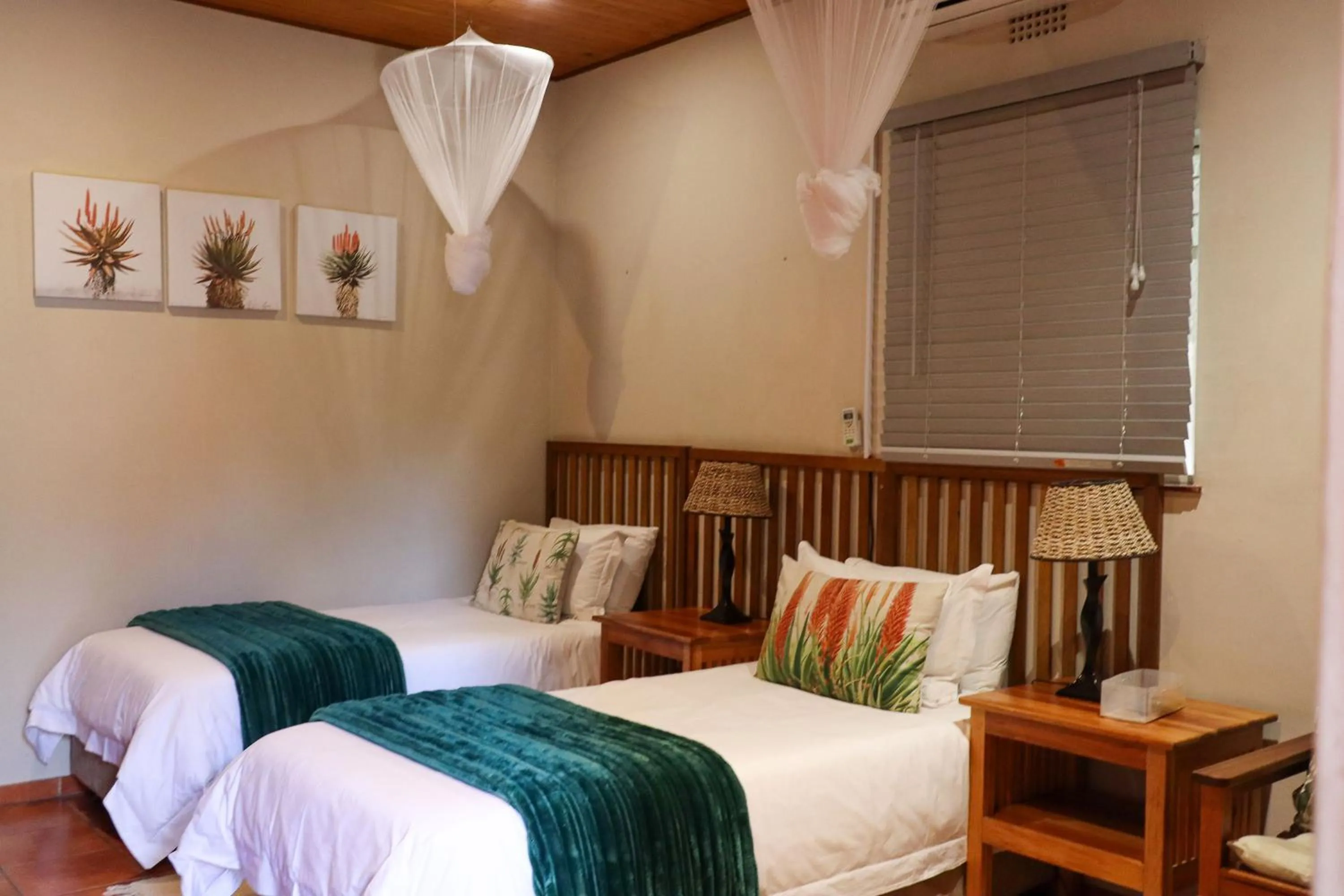 Bed in A Traveller's Palm