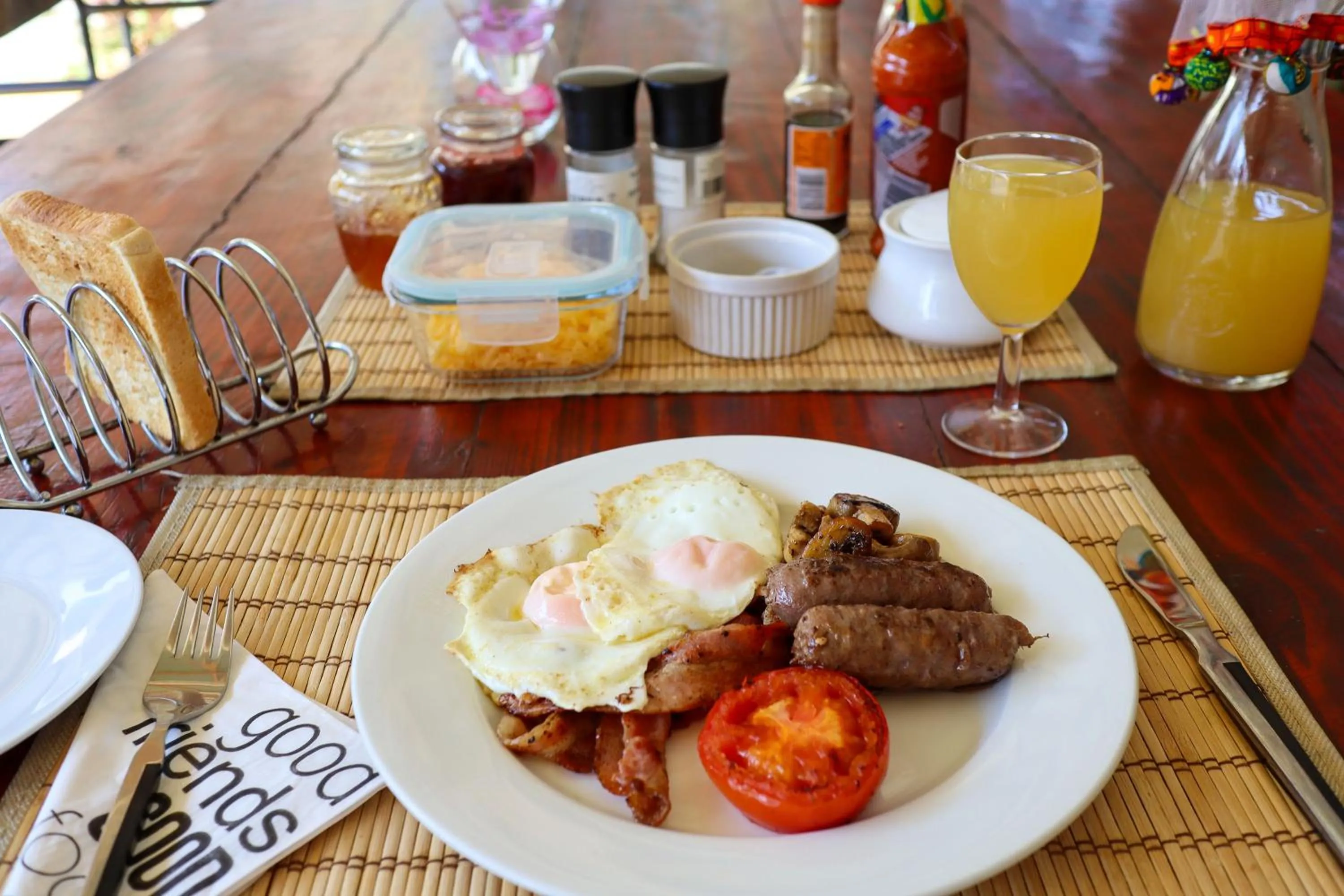 Food and drinks in A Traveller's Palm