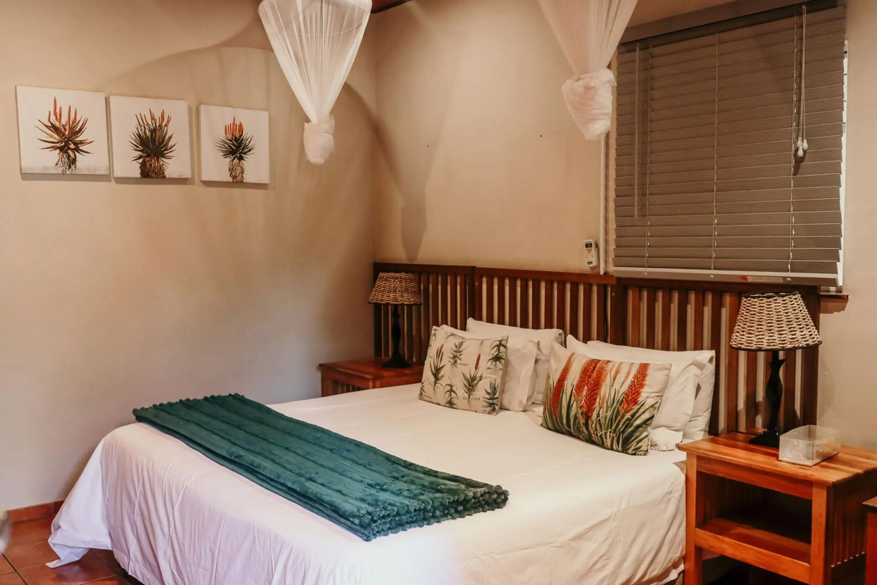 Bed in A Traveller's Palm