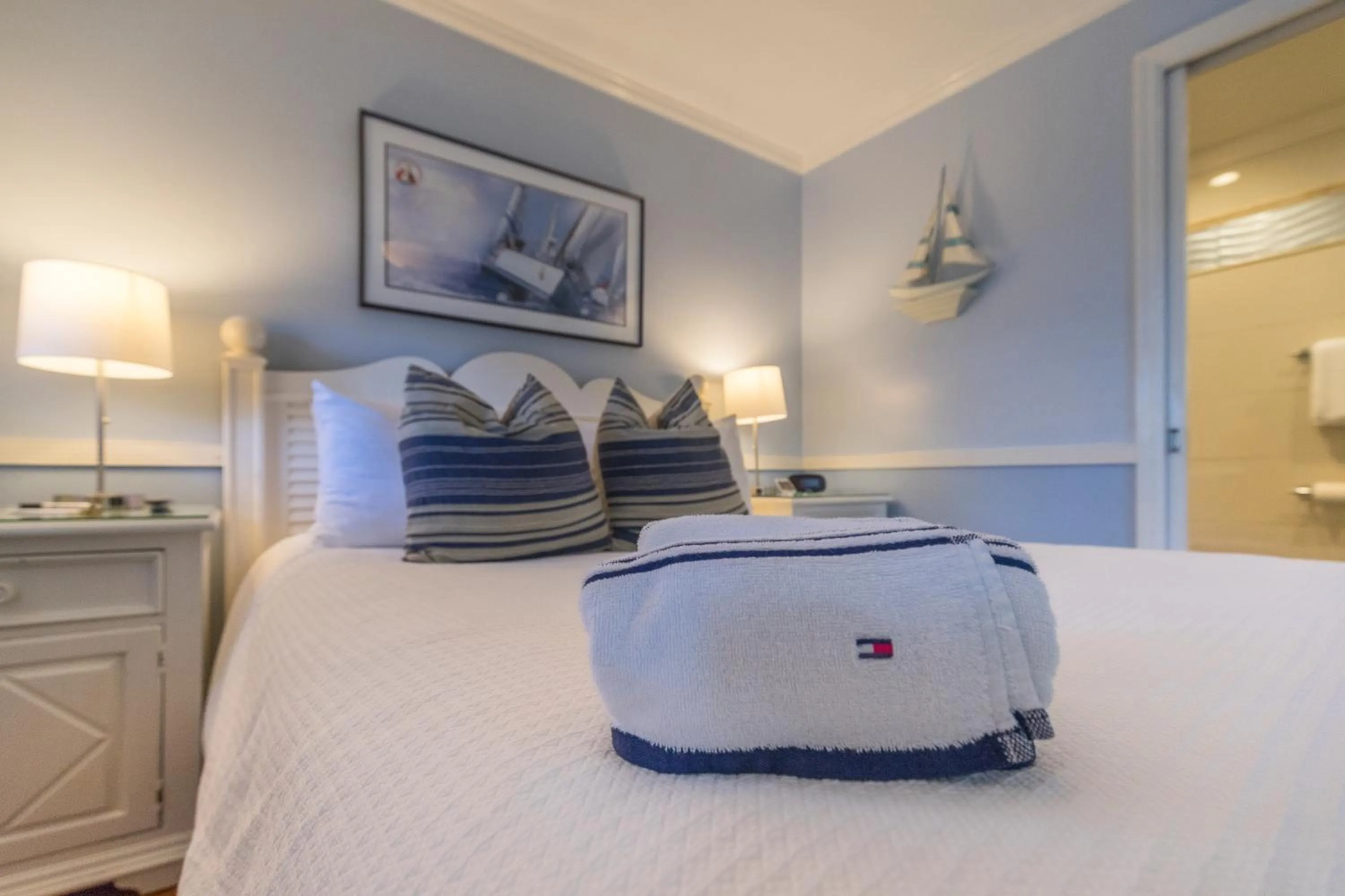 Photo of the whole room, Bed in Duval Inn - Key West