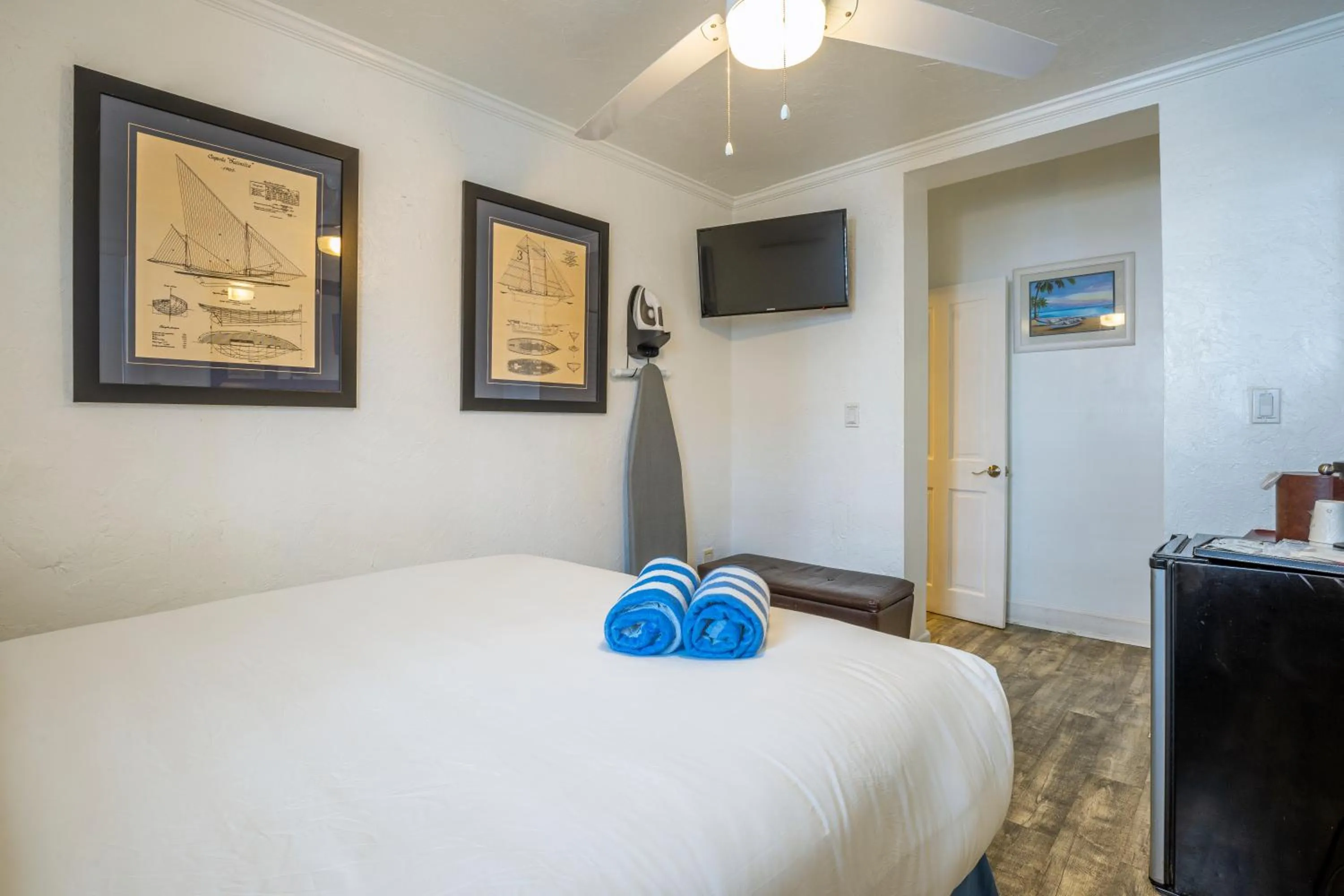 Bedroom, Bed in Duval Inn - Key West