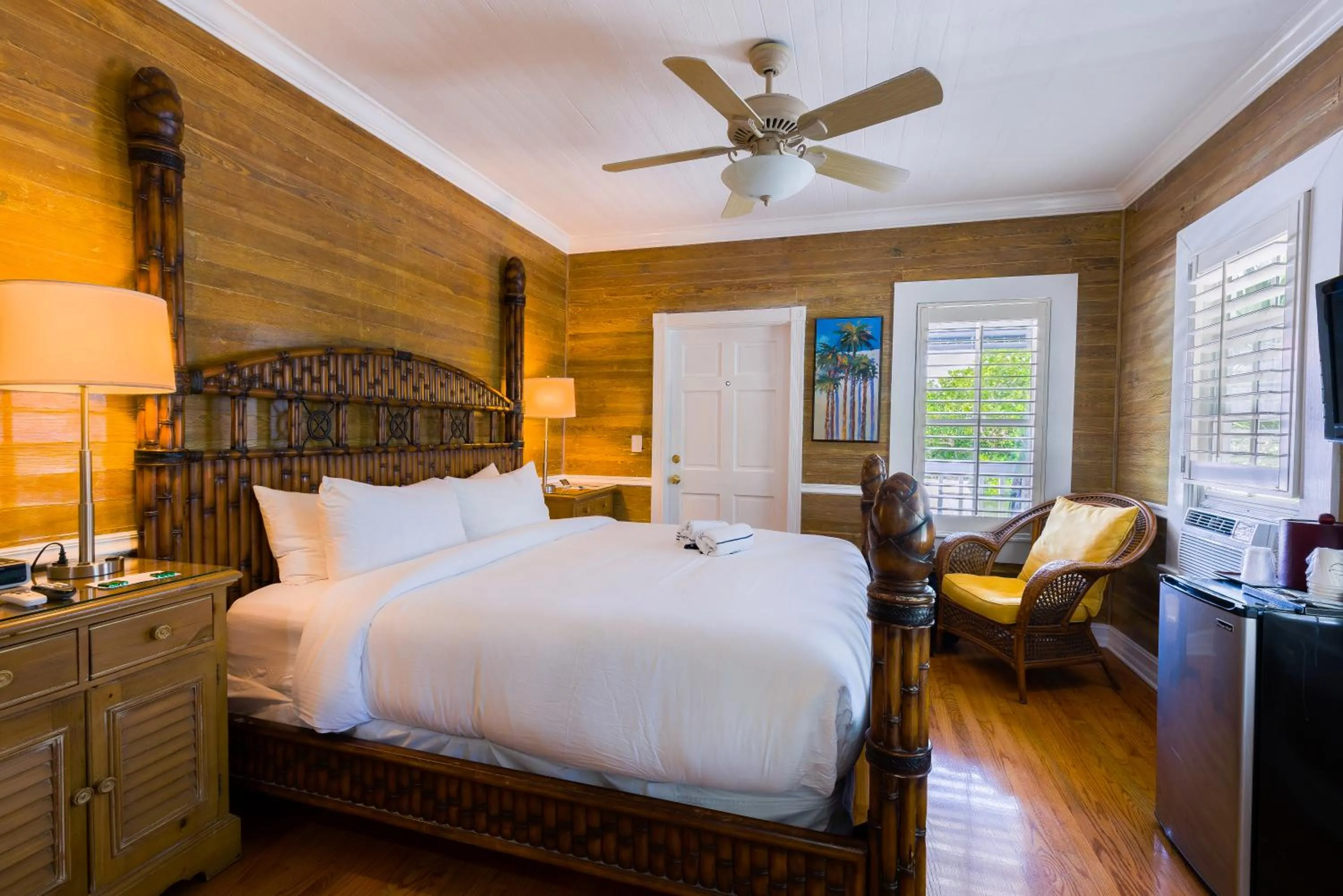 Photo of the whole room, Bed in Duval Inn - Key West
