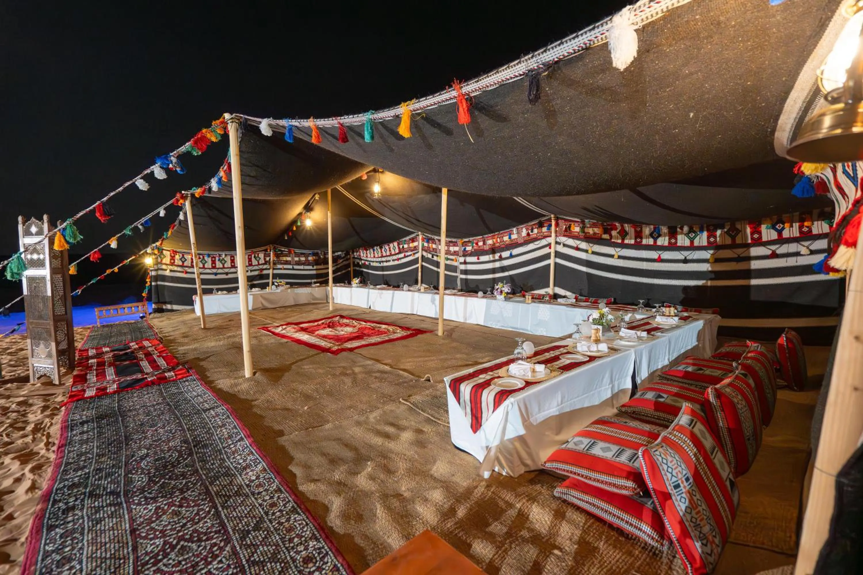 Food and drinks in Thousand Nights Camp
