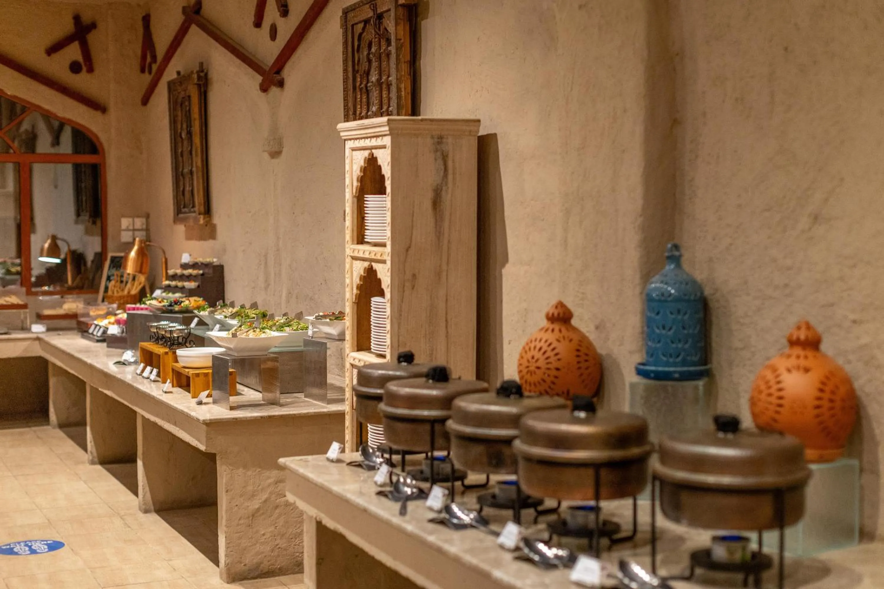 Restaurant/places to eat in Thousand Nights Camp