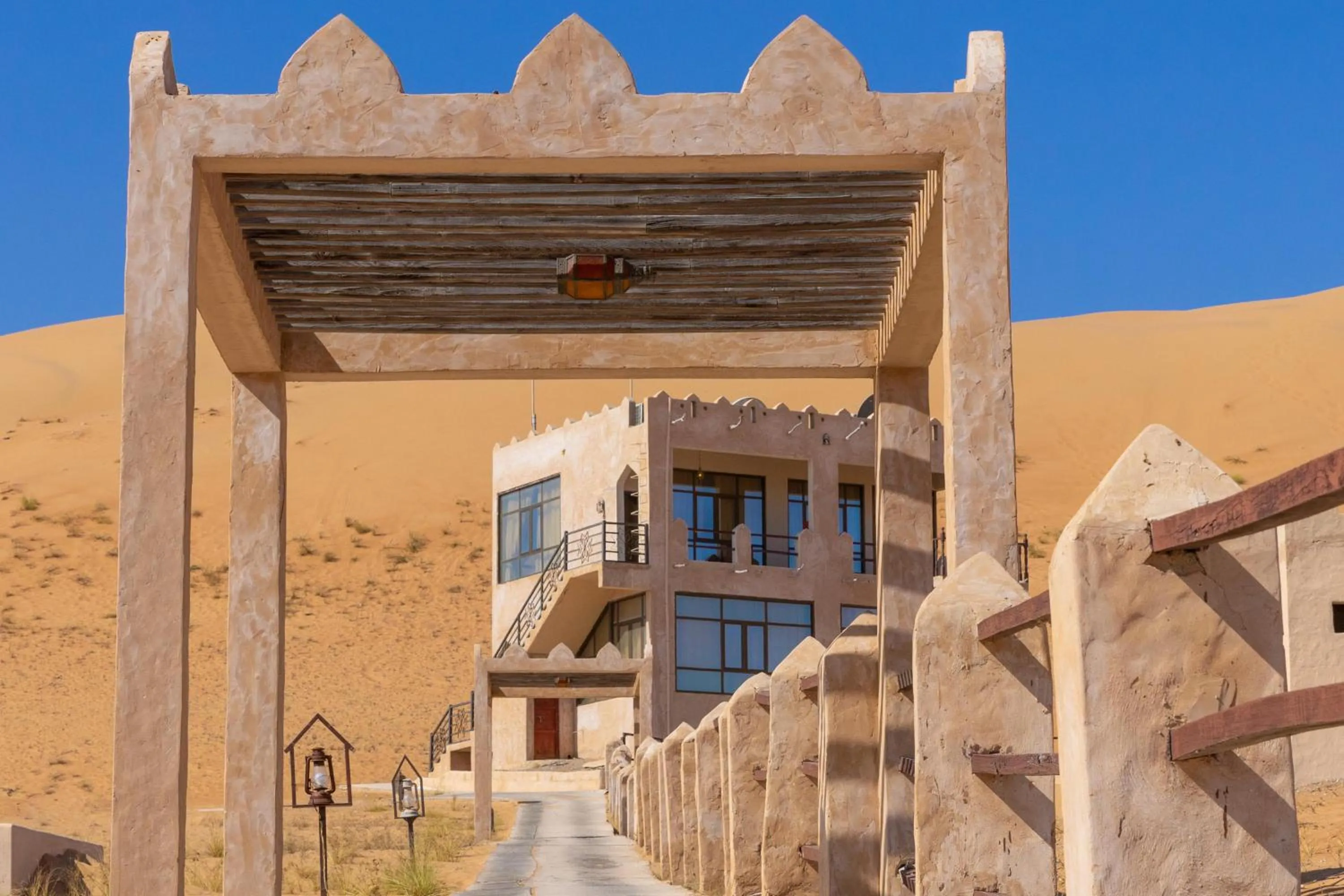 Photo of the whole room in Thousand Nights Camp