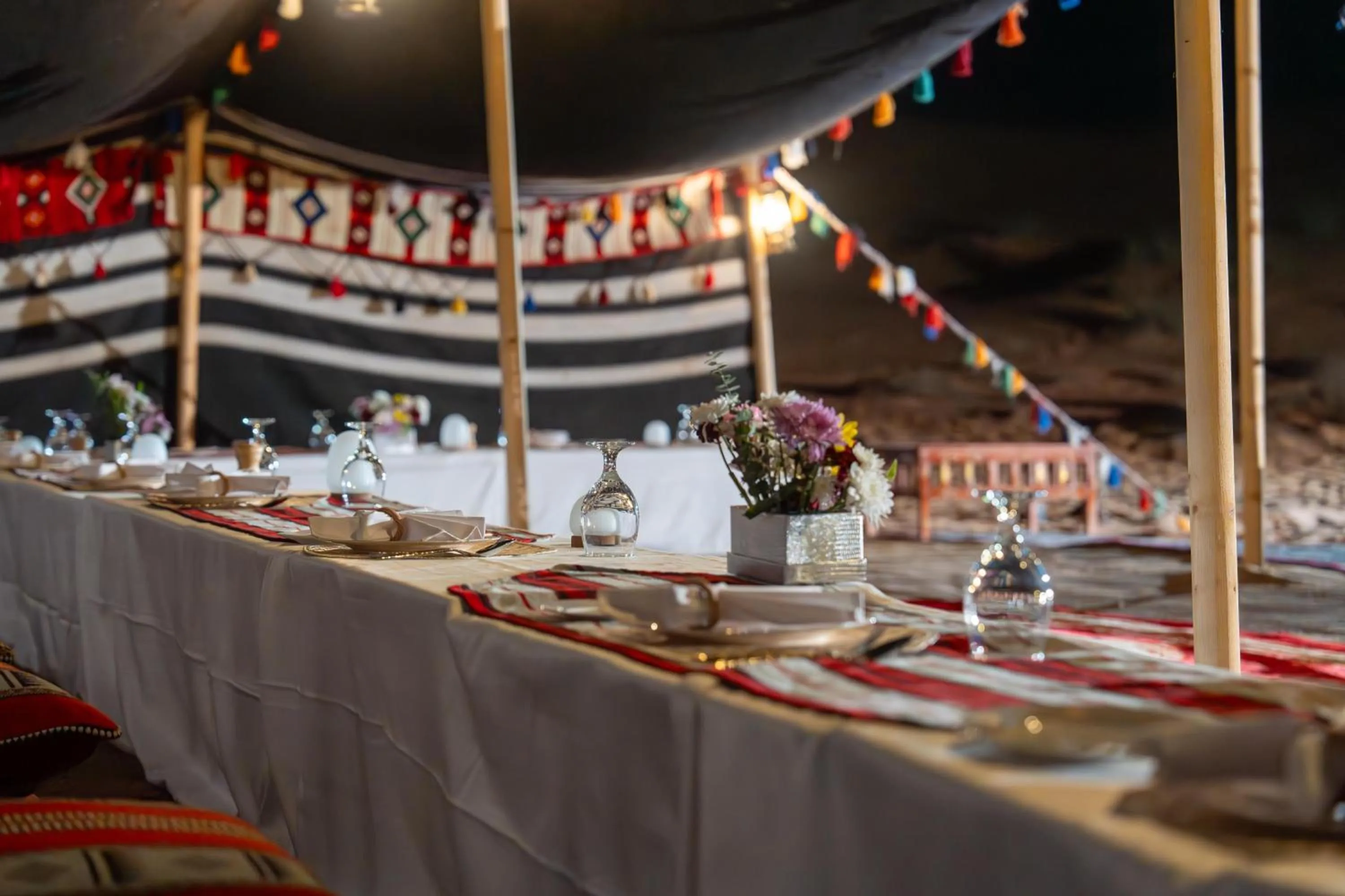 Food and drinks in Thousand Nights Camp