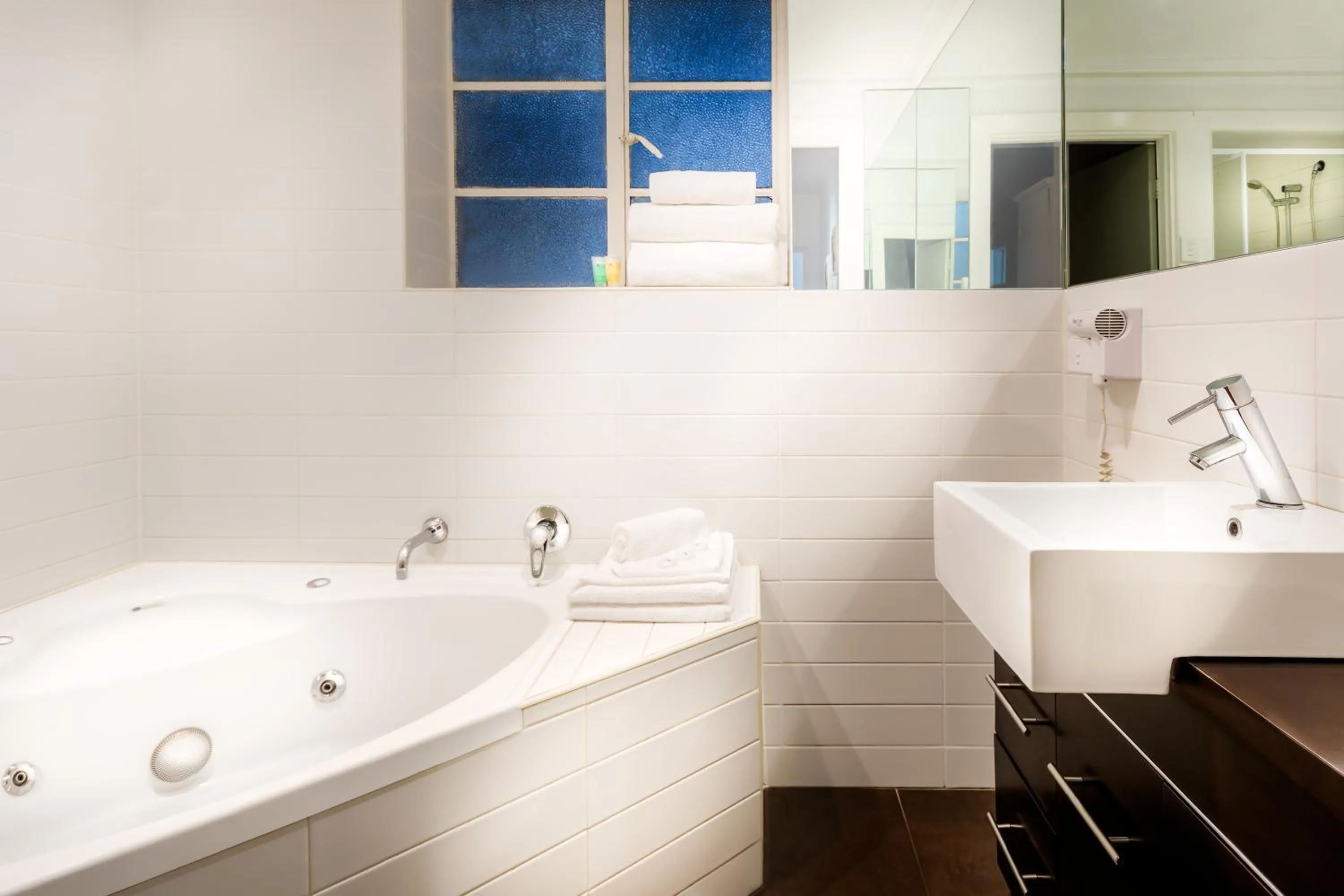 Bathroom in Crest On Barkly Serviced Apartments