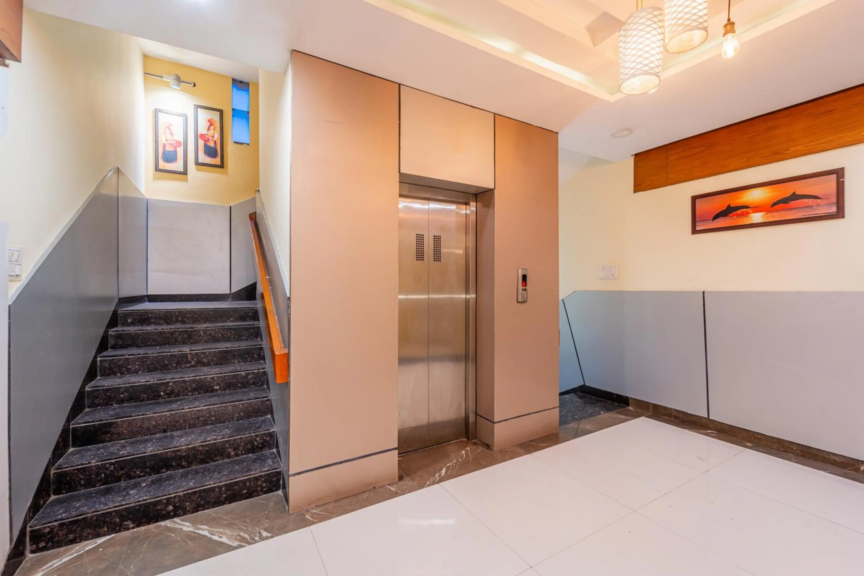 elevator, Bed in Treebo Musk