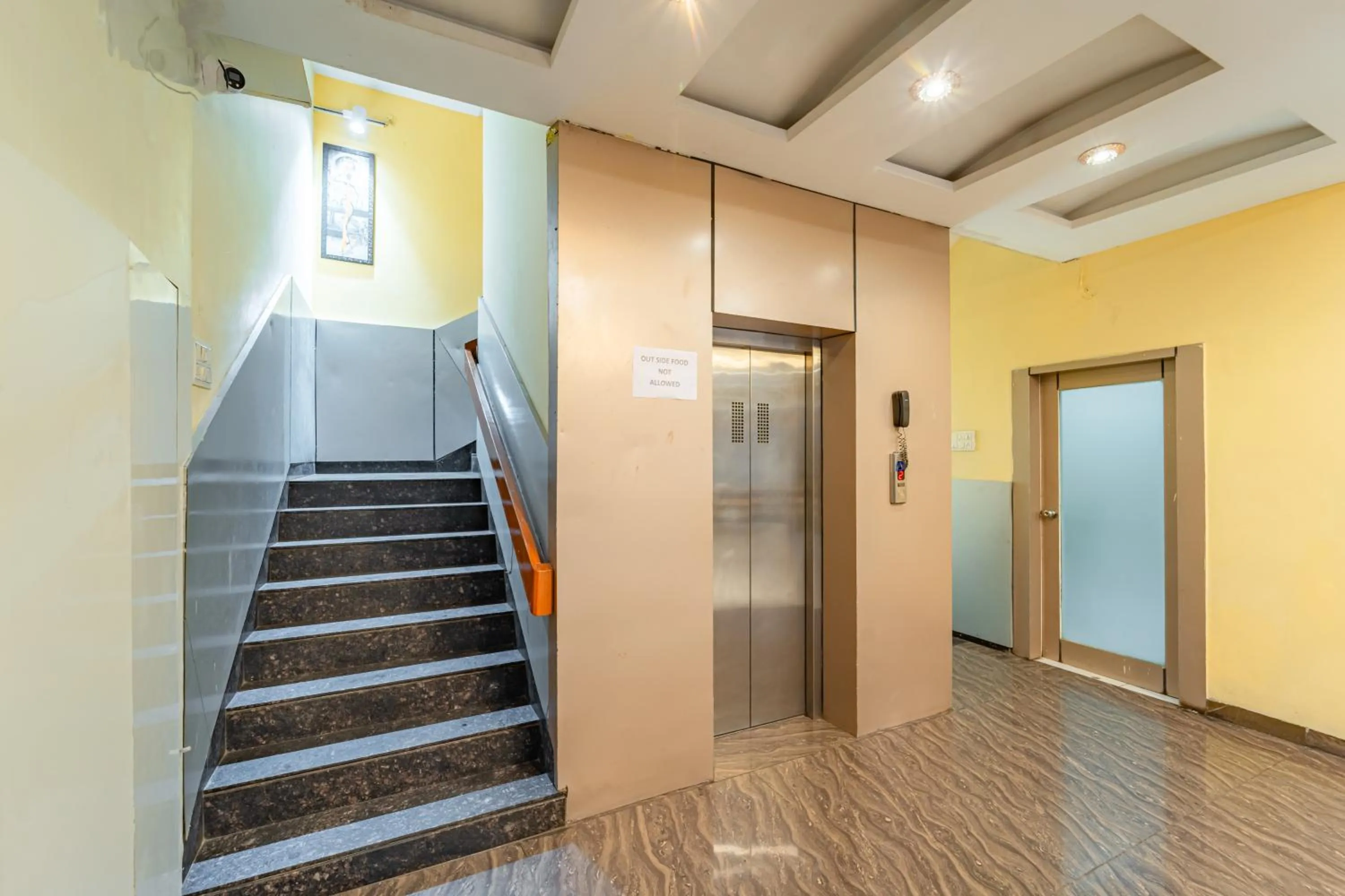 elevator in Treebo Musk