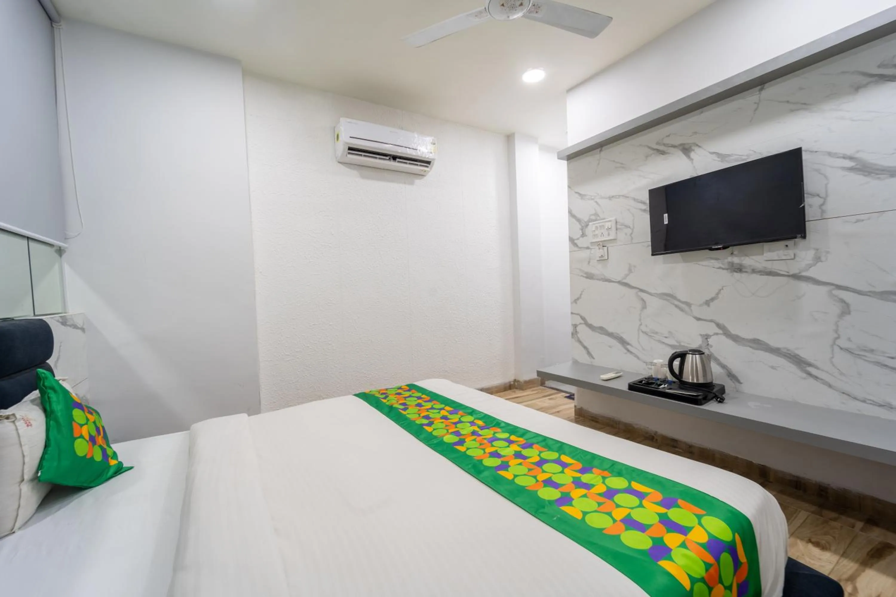 Bedroom, Bed in Treebo Musk