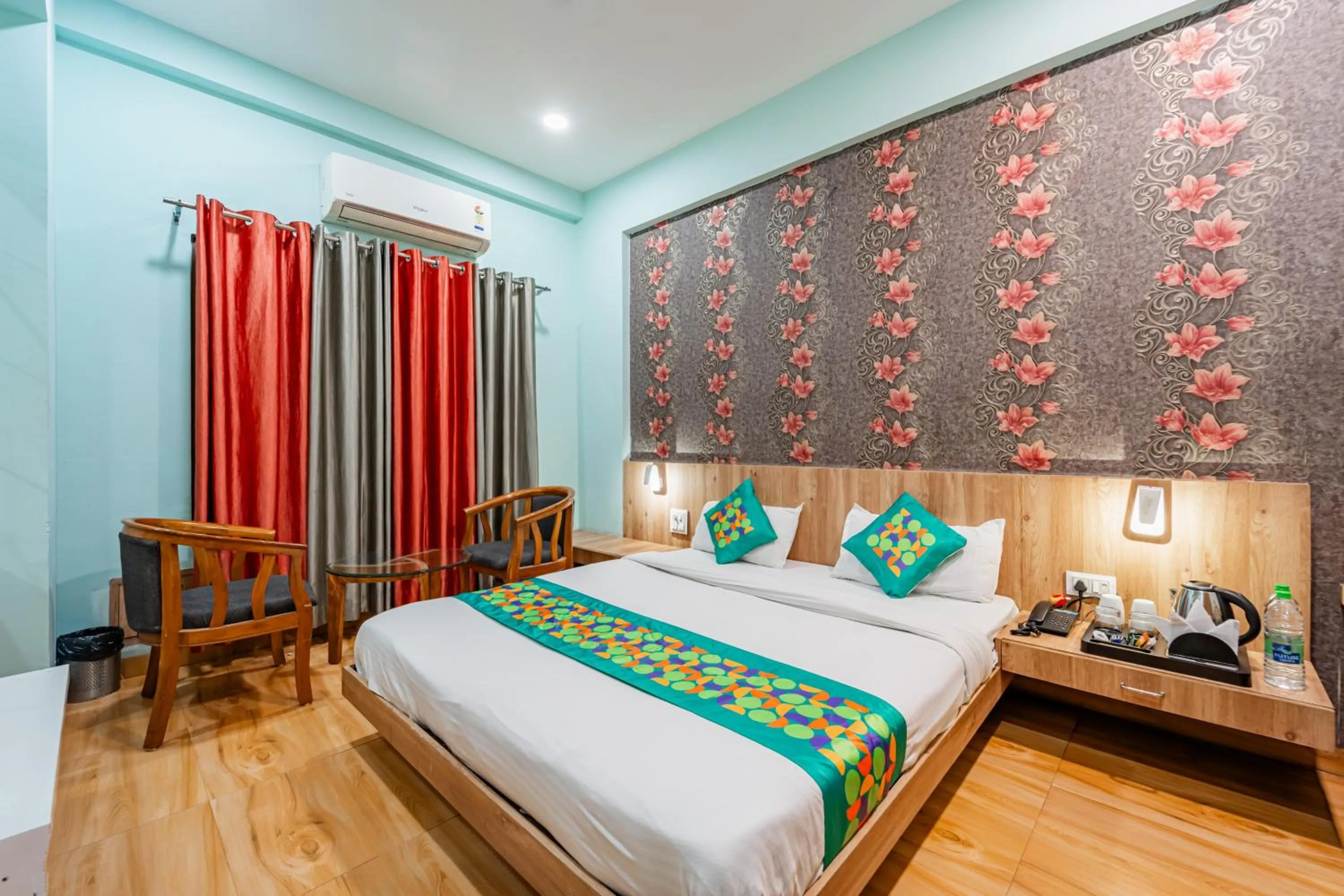 Bedroom, Bed in Treebo Musk