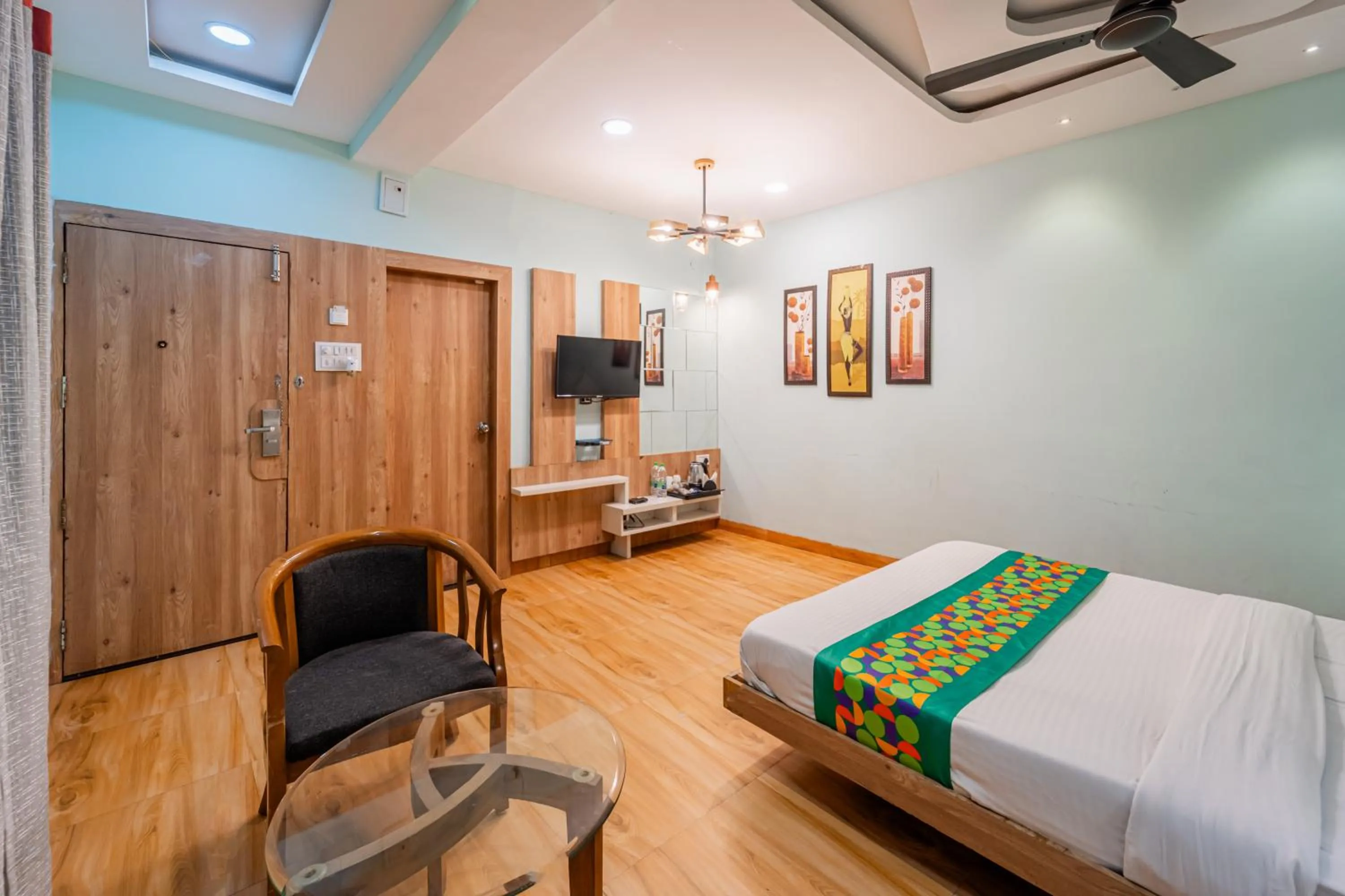 Bedroom, Bed in Treebo Musk