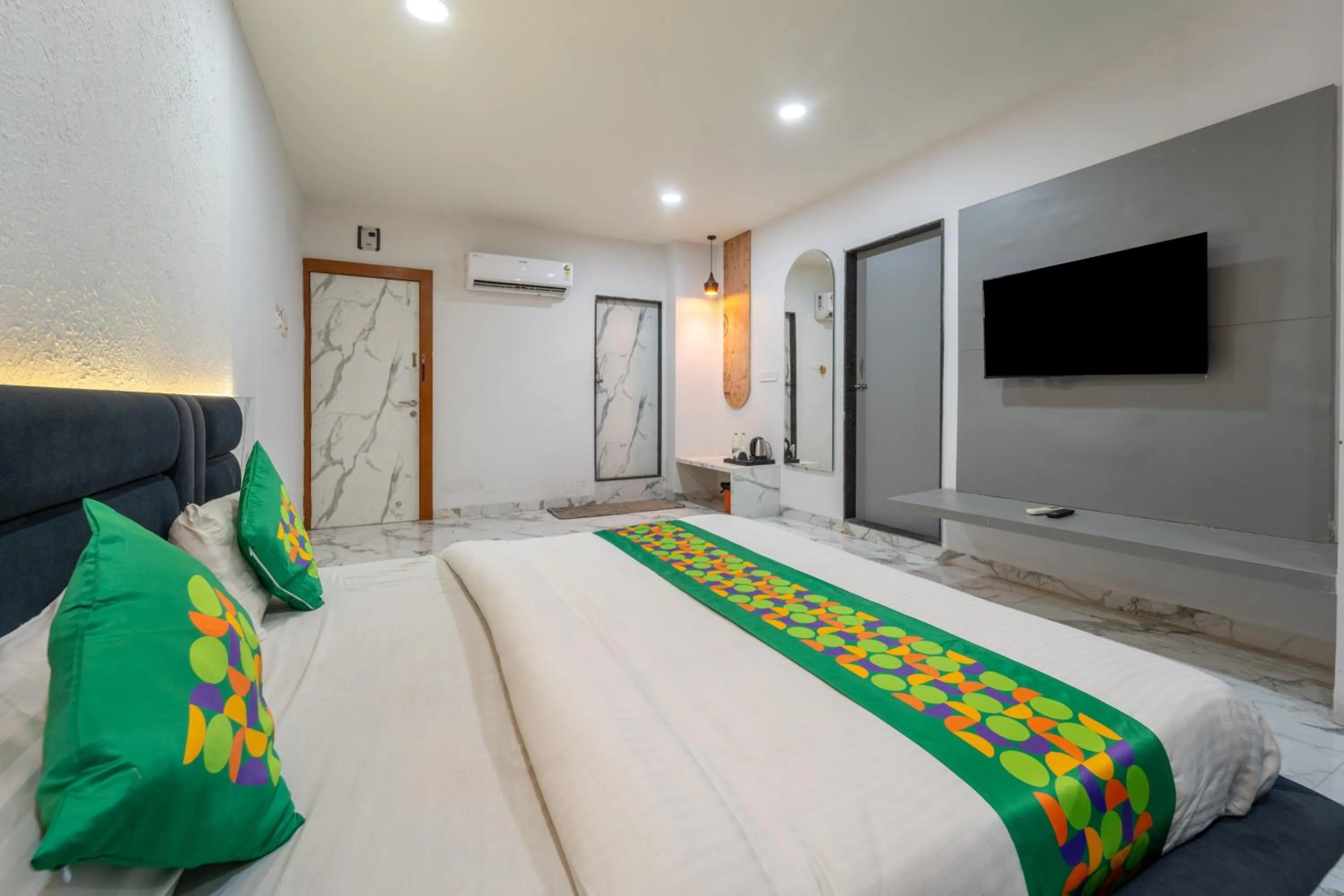 Bedroom, Bed in Treebo Musk